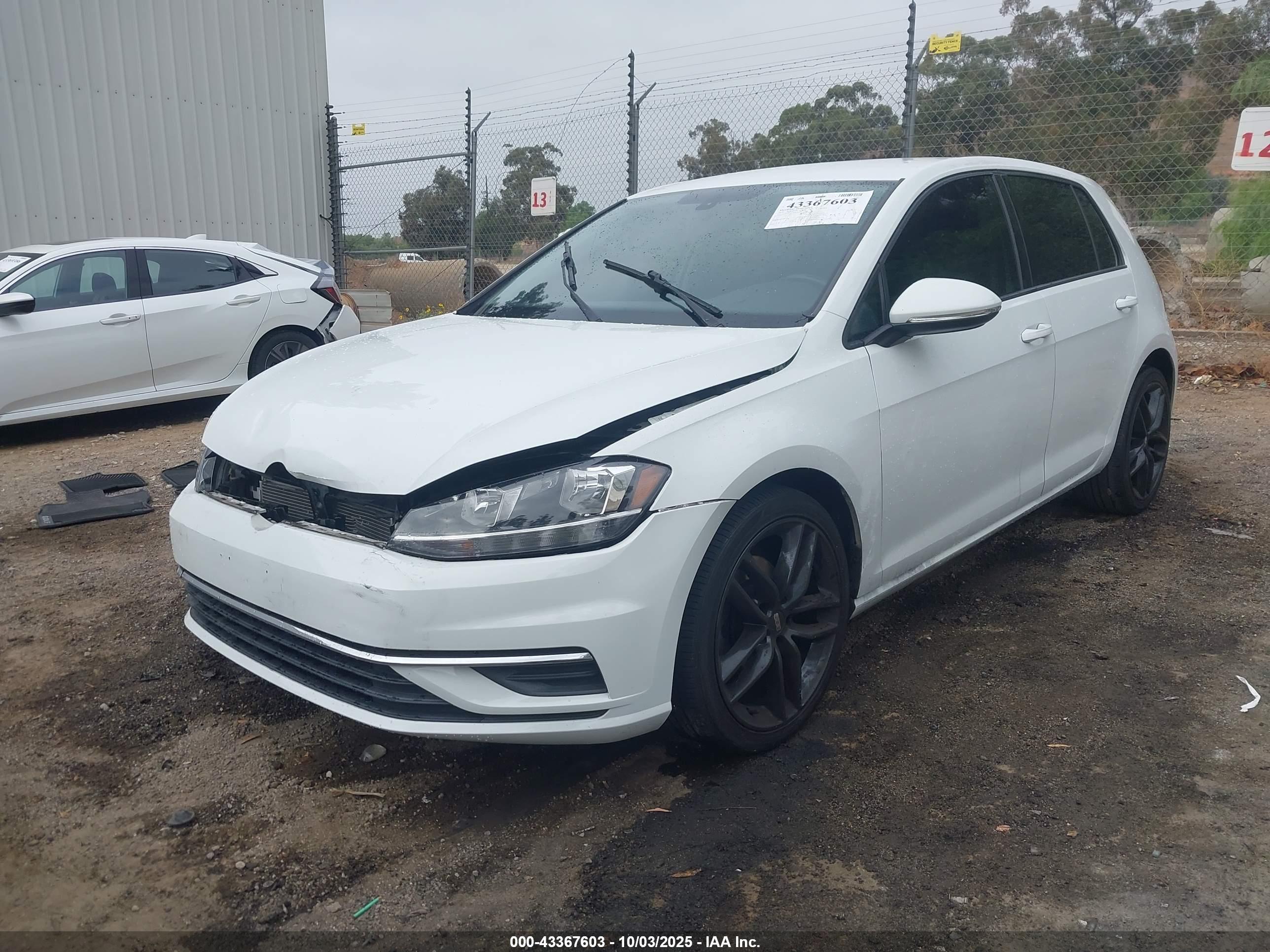 VOLKSWAGEN GOLF image 2