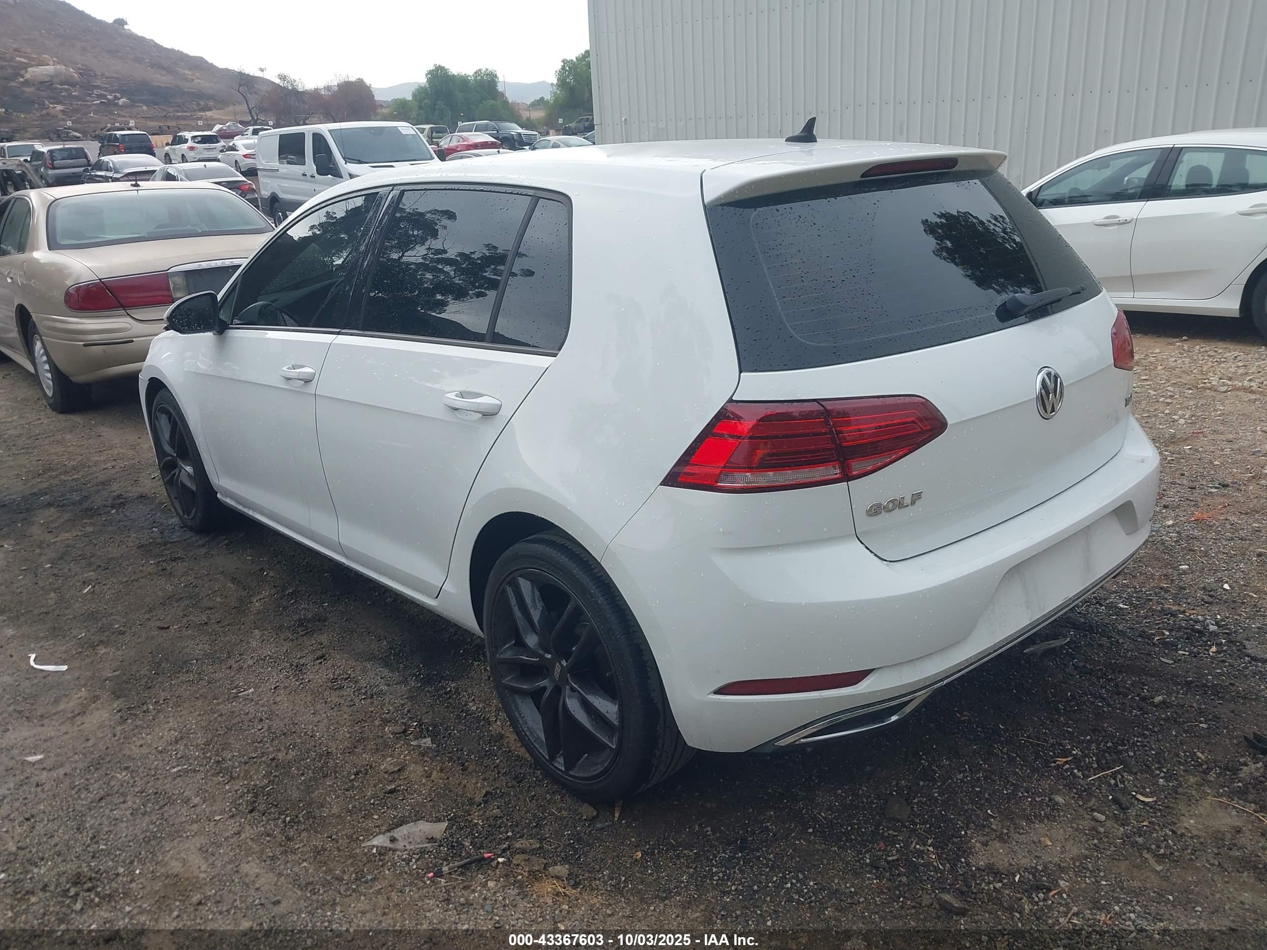 VOLKSWAGEN GOLF image 3