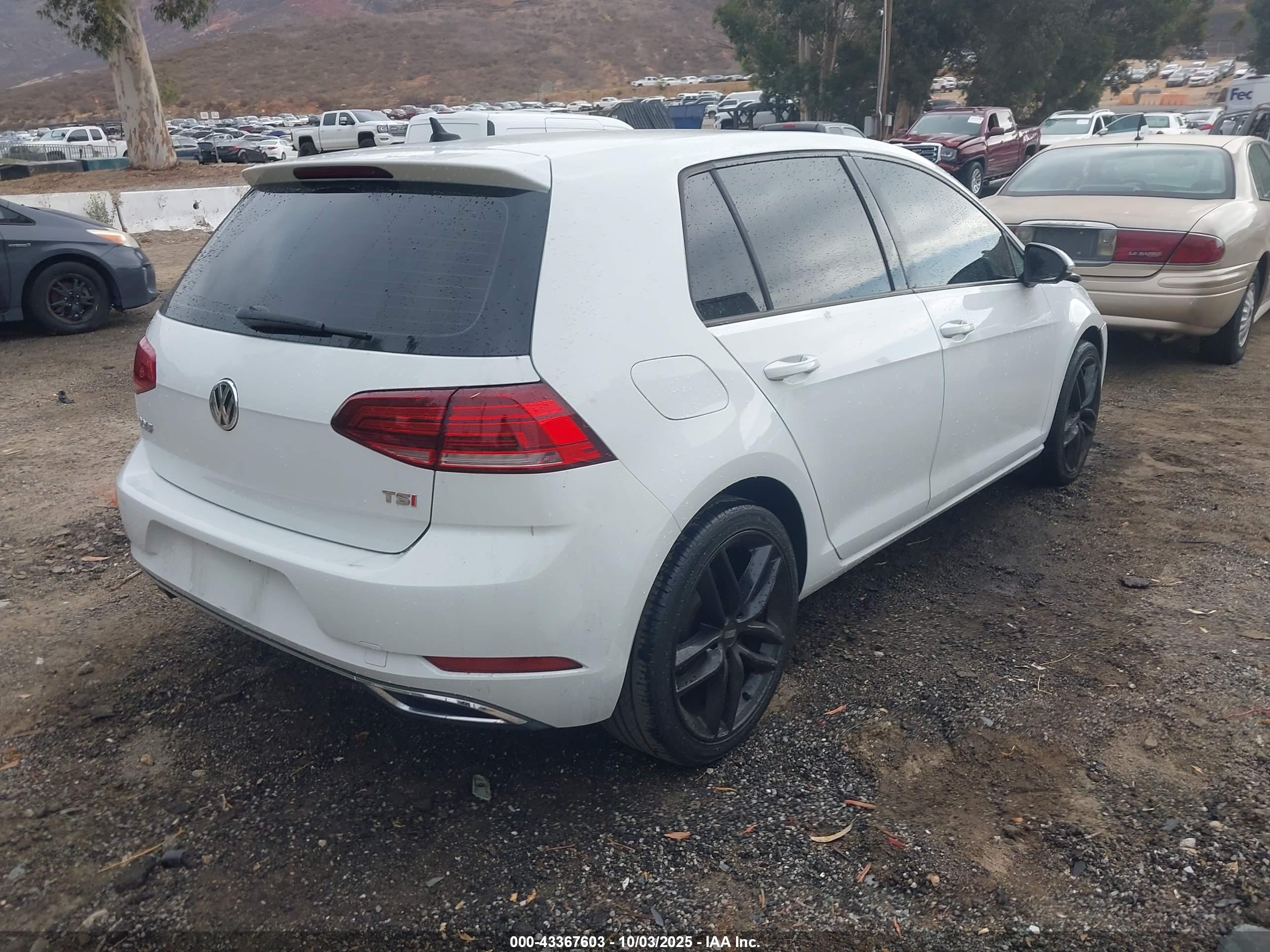 VOLKSWAGEN GOLF image 4