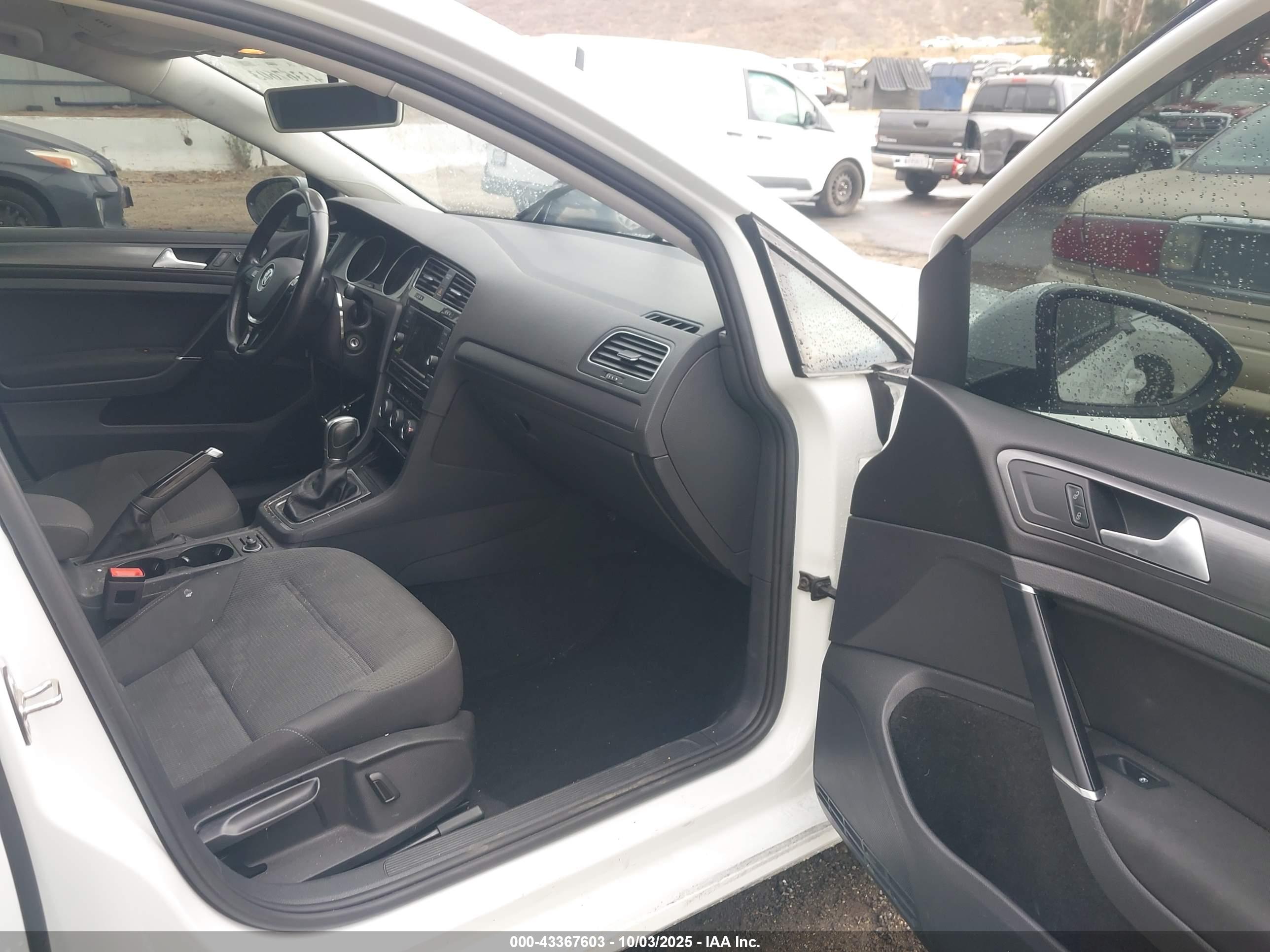 VOLKSWAGEN GOLF image 5