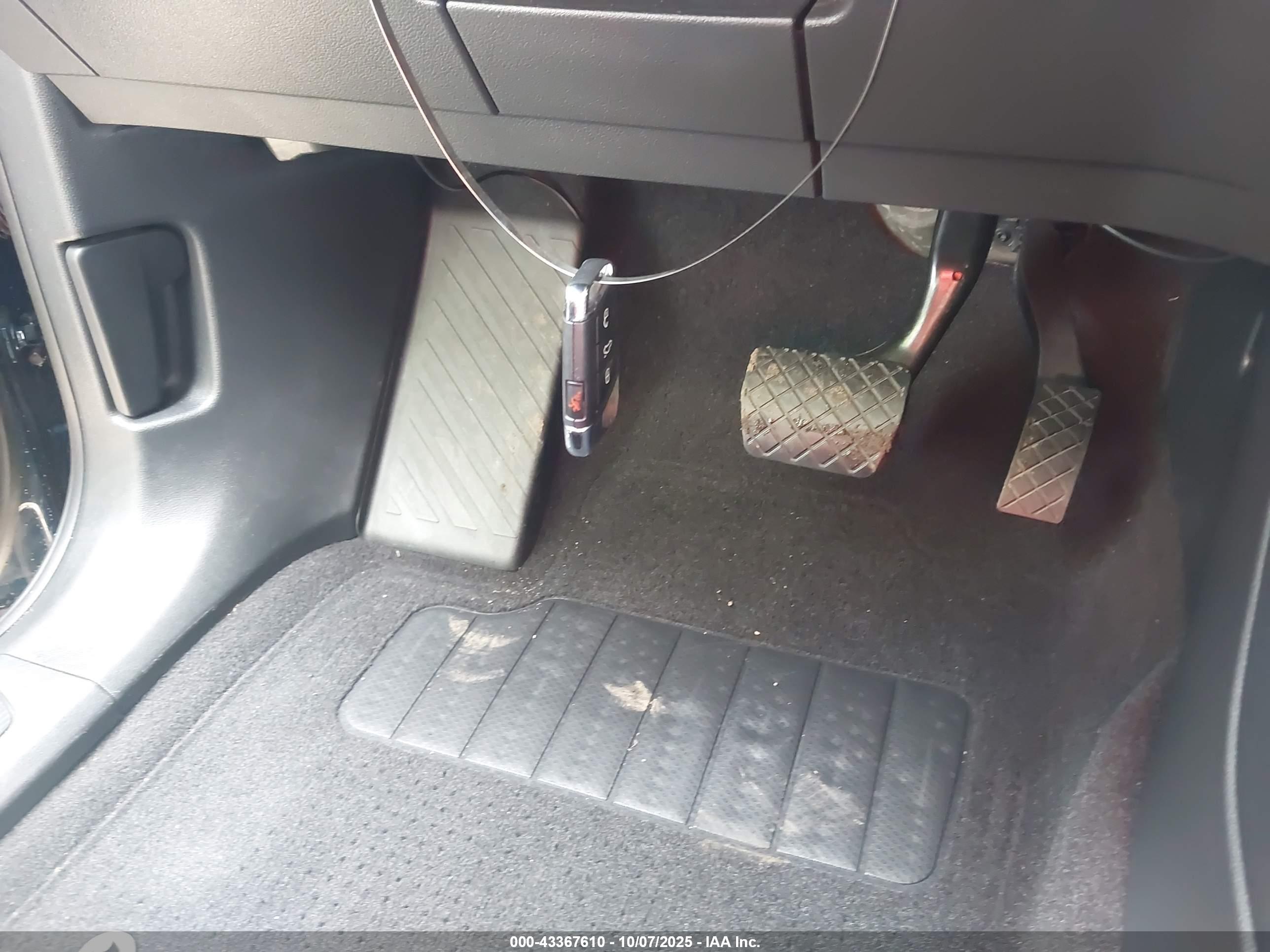 VOLKSWAGEN ATLAS image 11