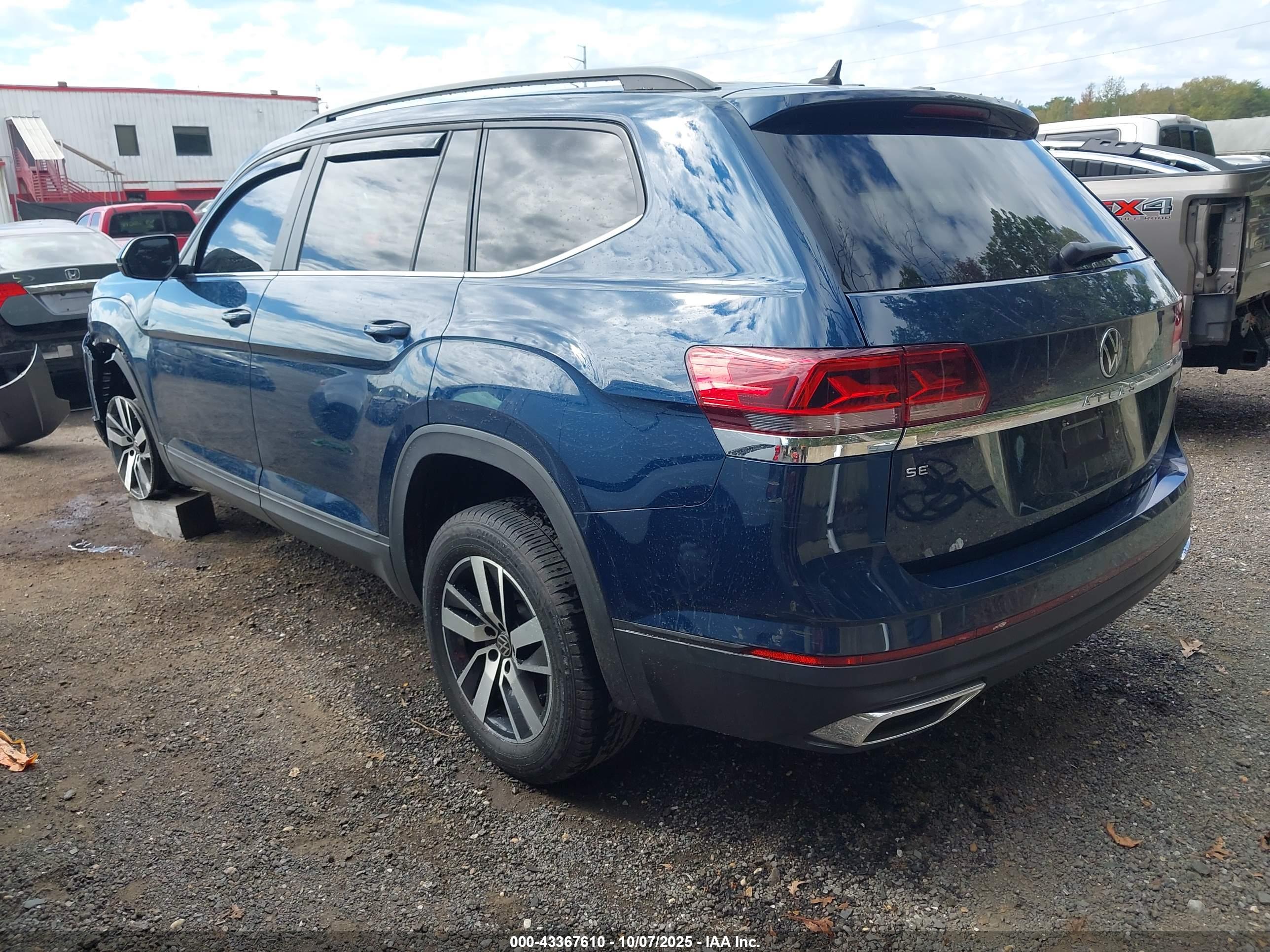 VOLKSWAGEN ATLAS image 3
