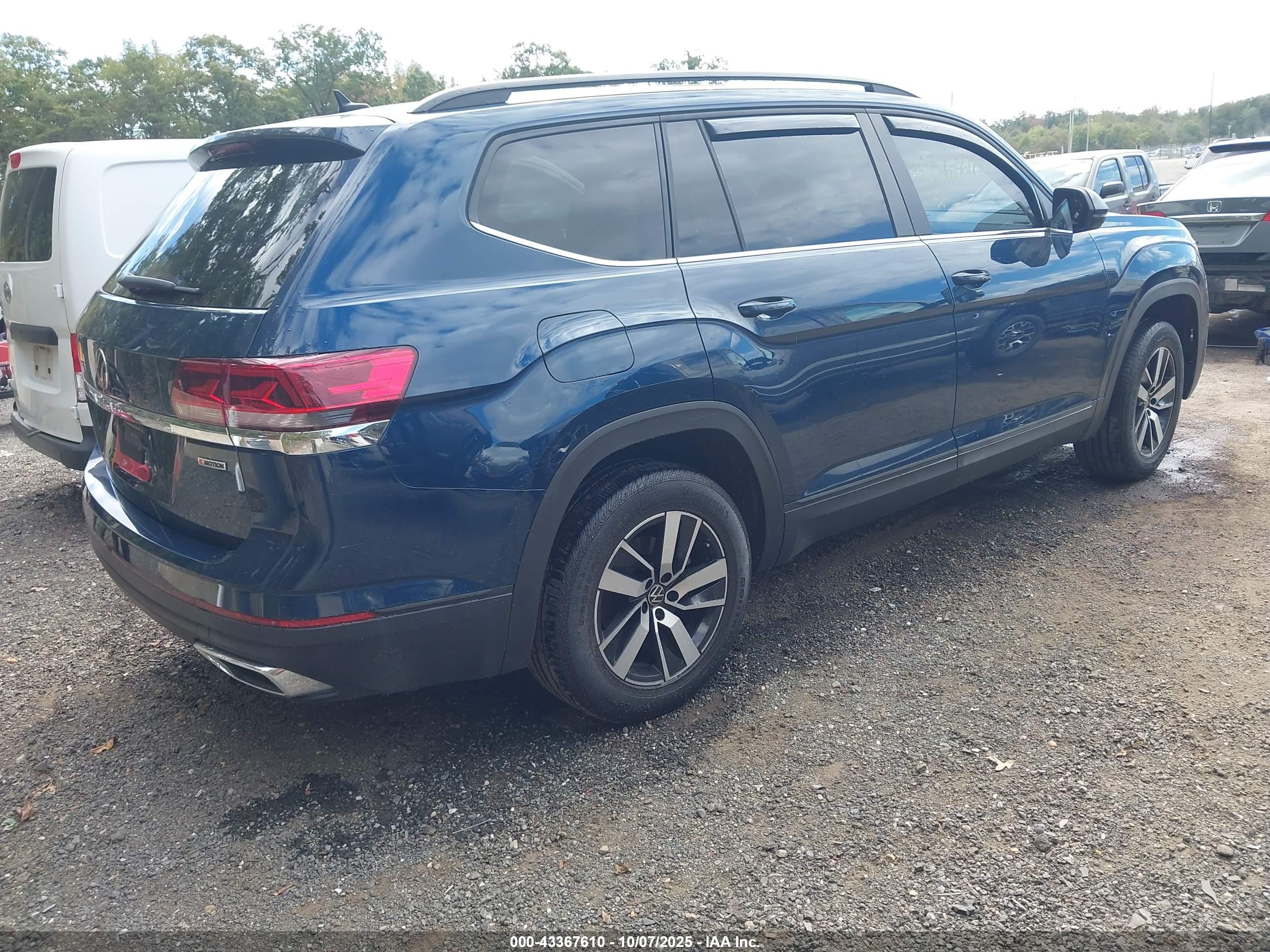 VOLKSWAGEN ATLAS image 4