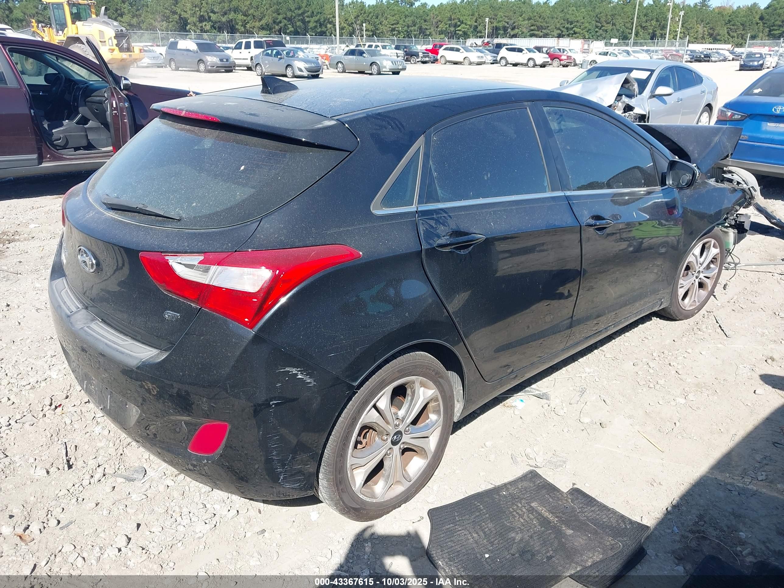 HYUNDAI ELANTRA image 4