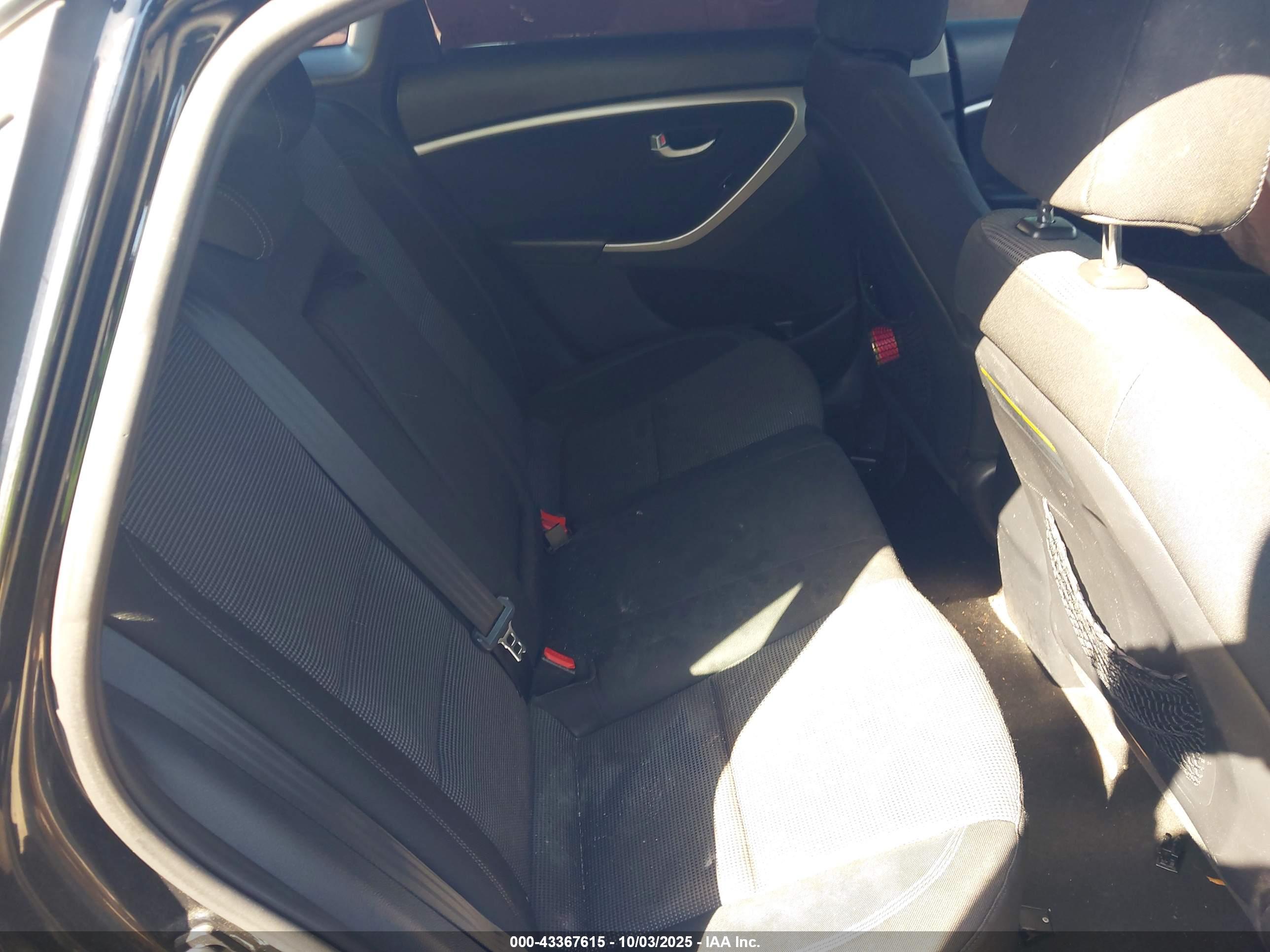 HYUNDAI ELANTRA image 8