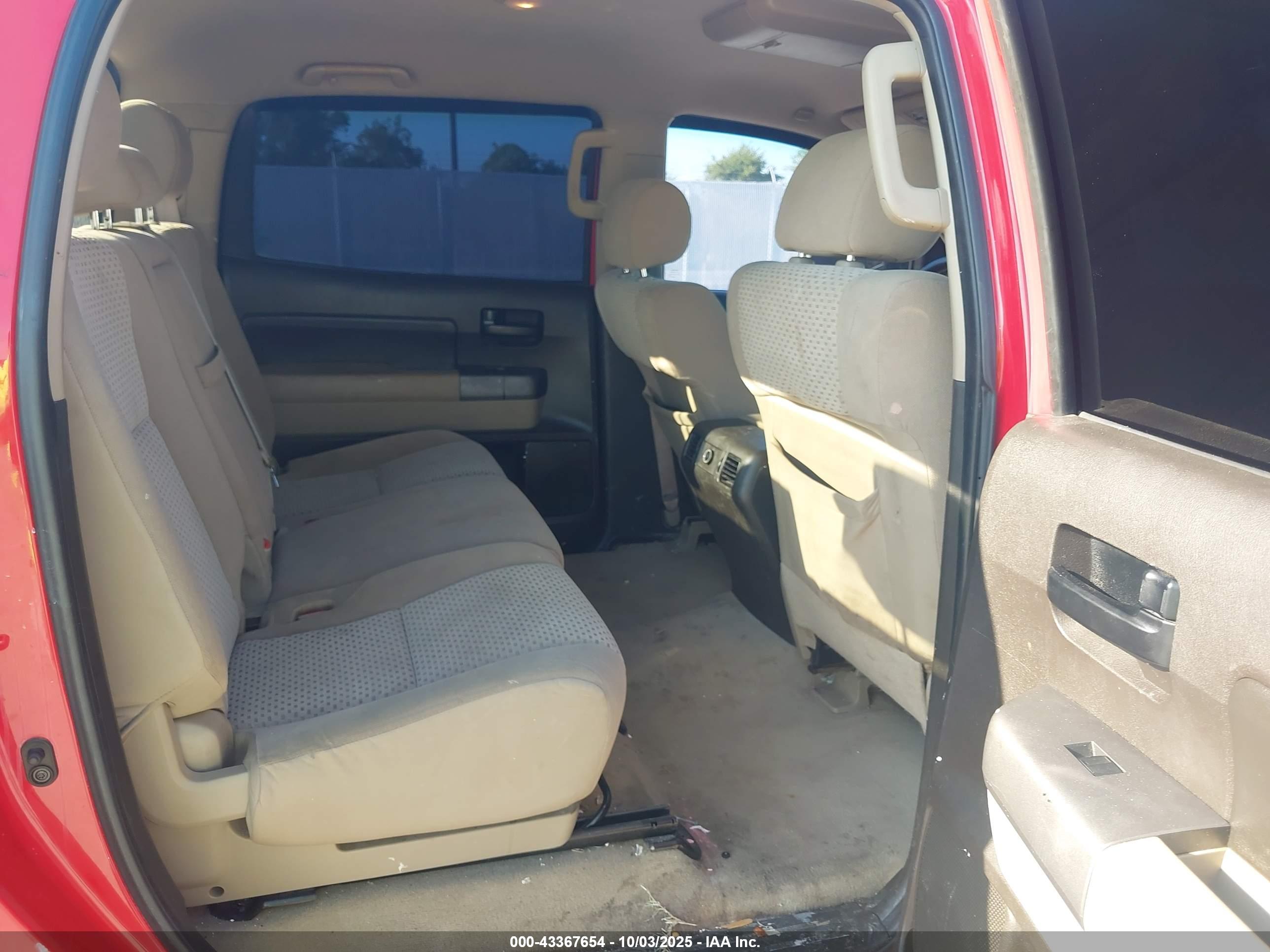 TOYOTA TUNDRA image 8