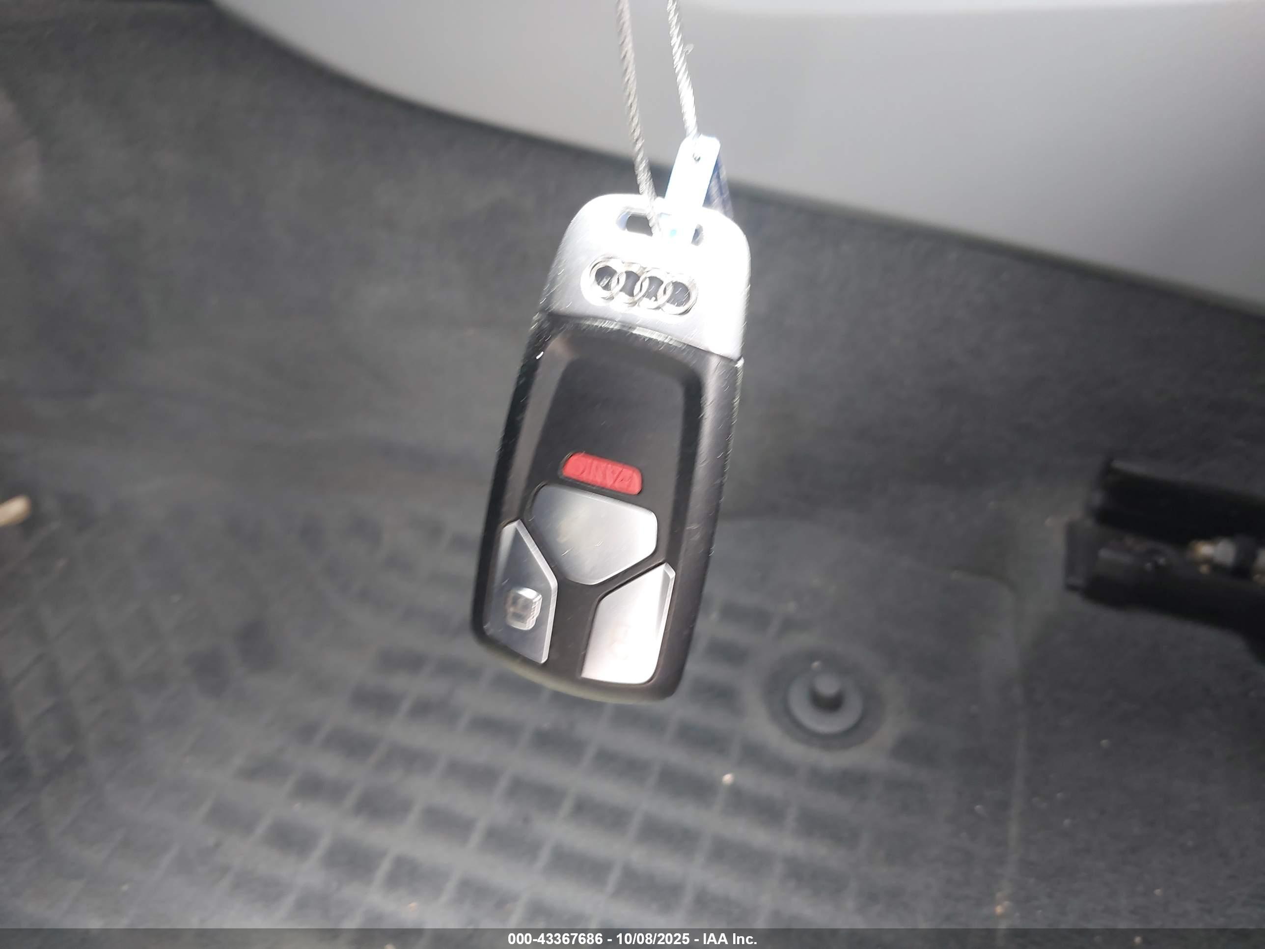 AUDI A4 image 11