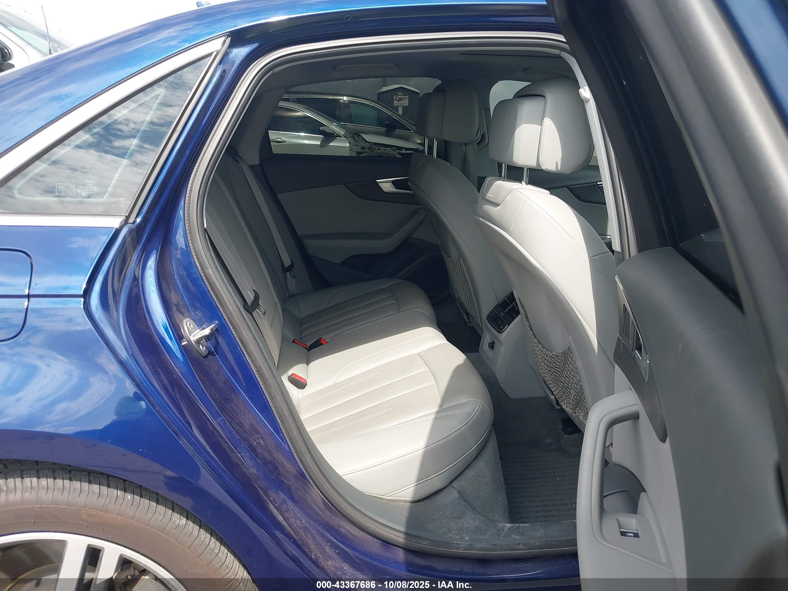 AUDI A4 image 8