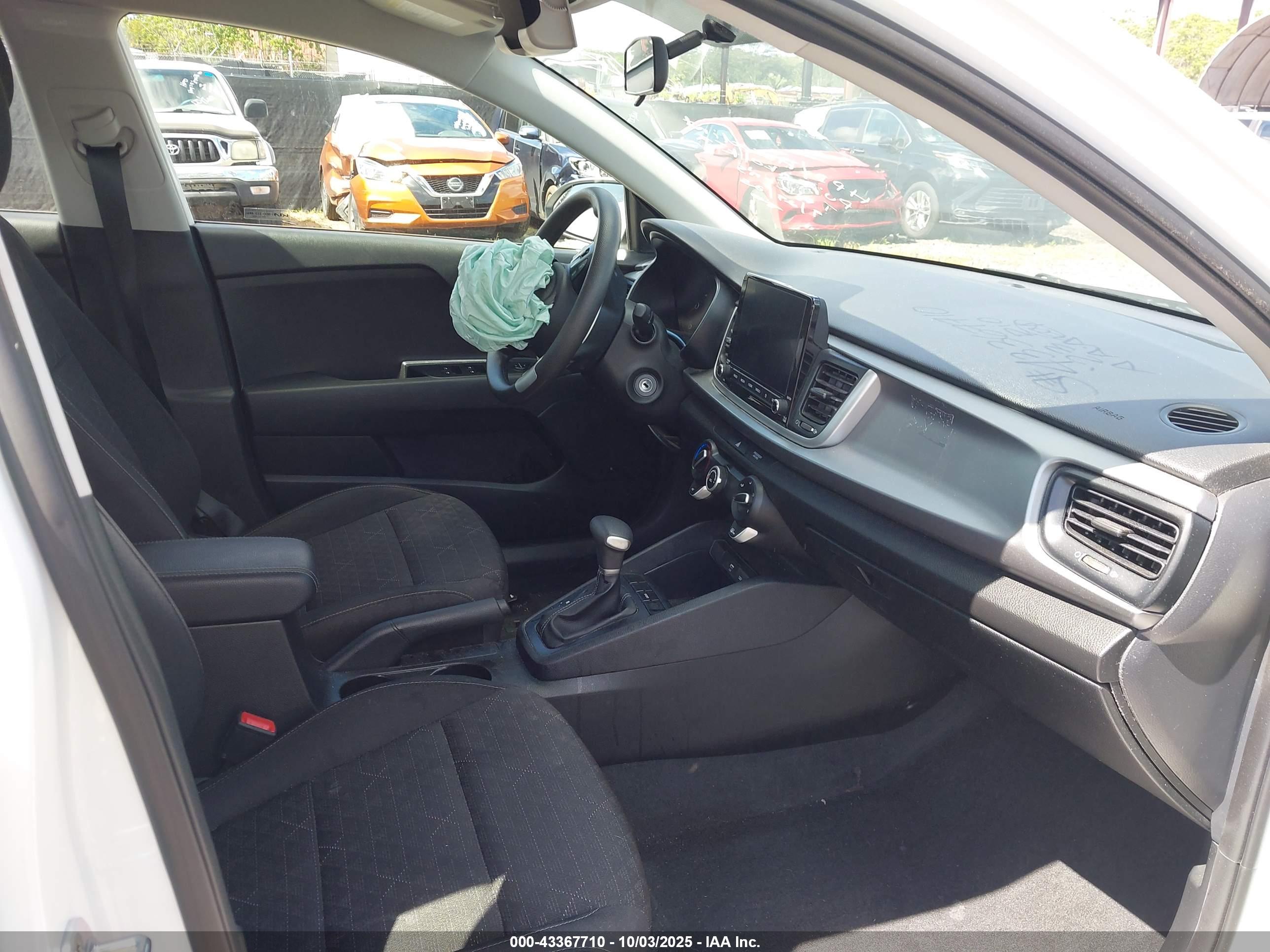 KIA RIO image 5