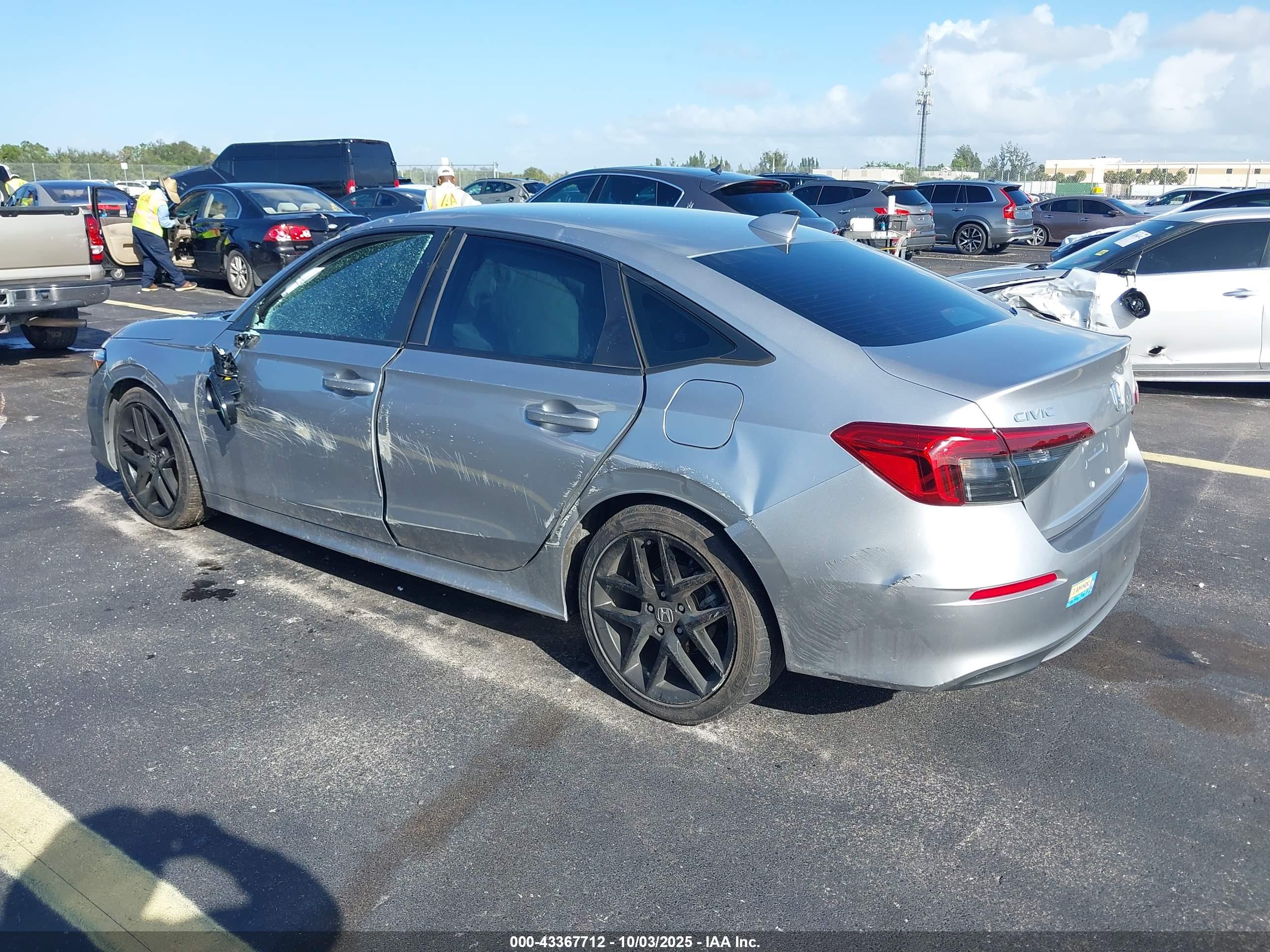 HONDA CIVIC image 3