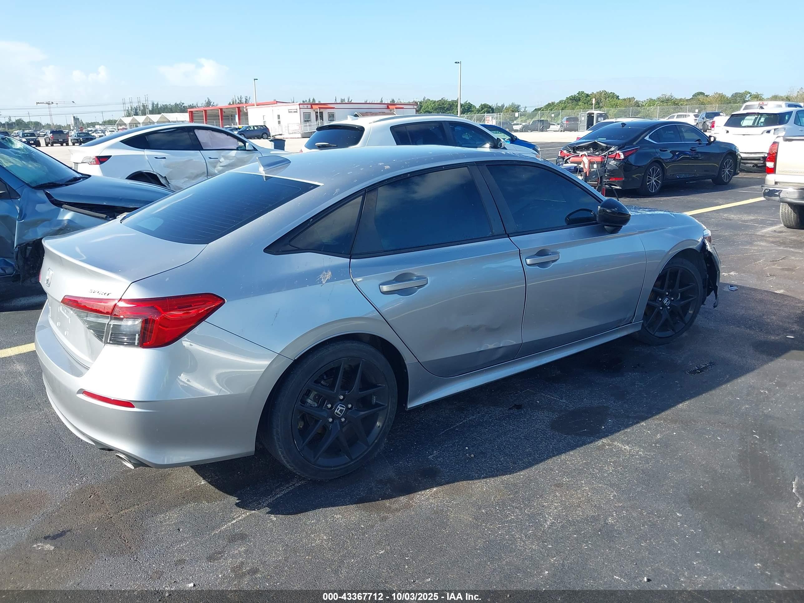HONDA CIVIC image 4