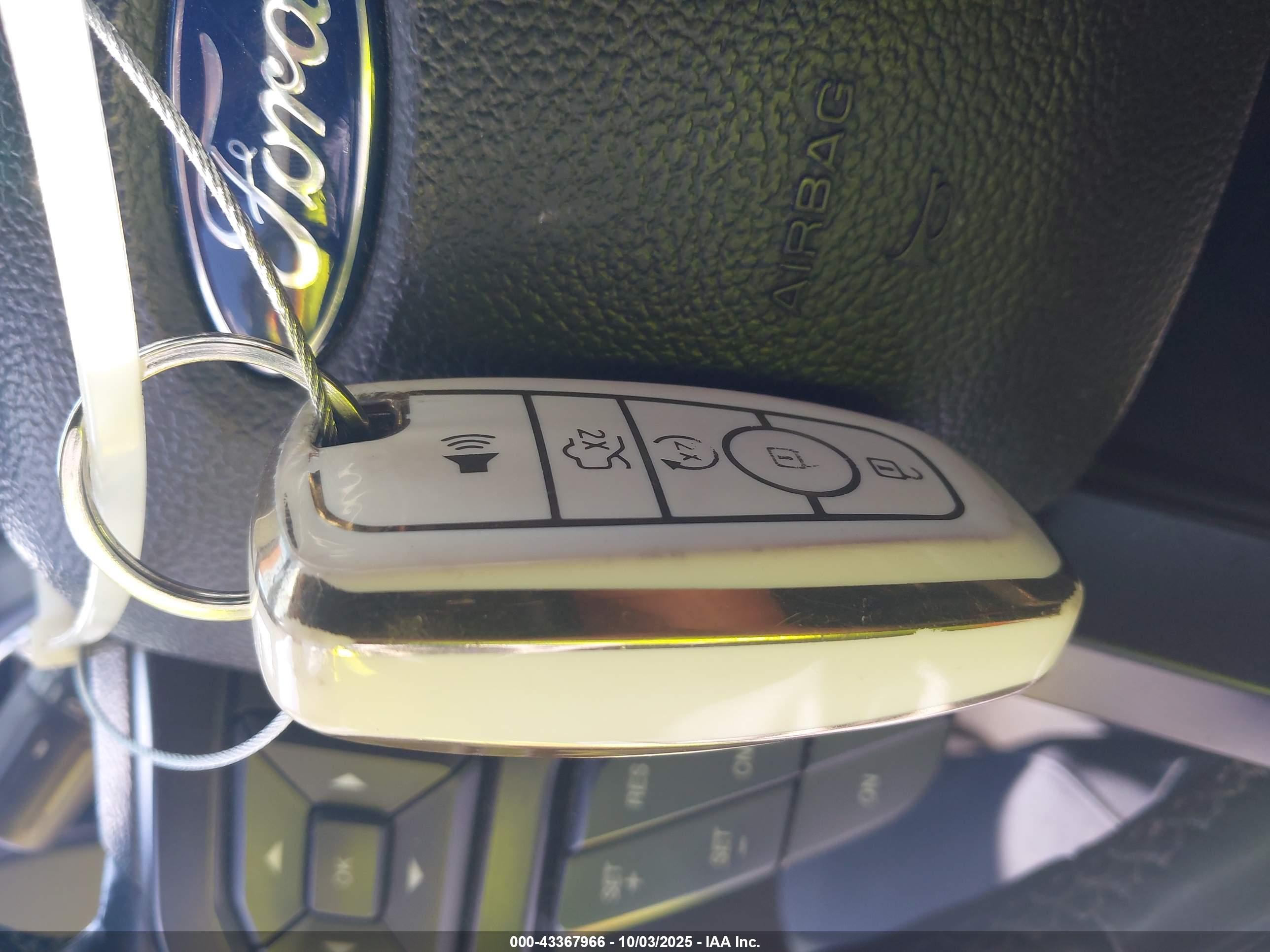 FORD EXPEDITION image 11