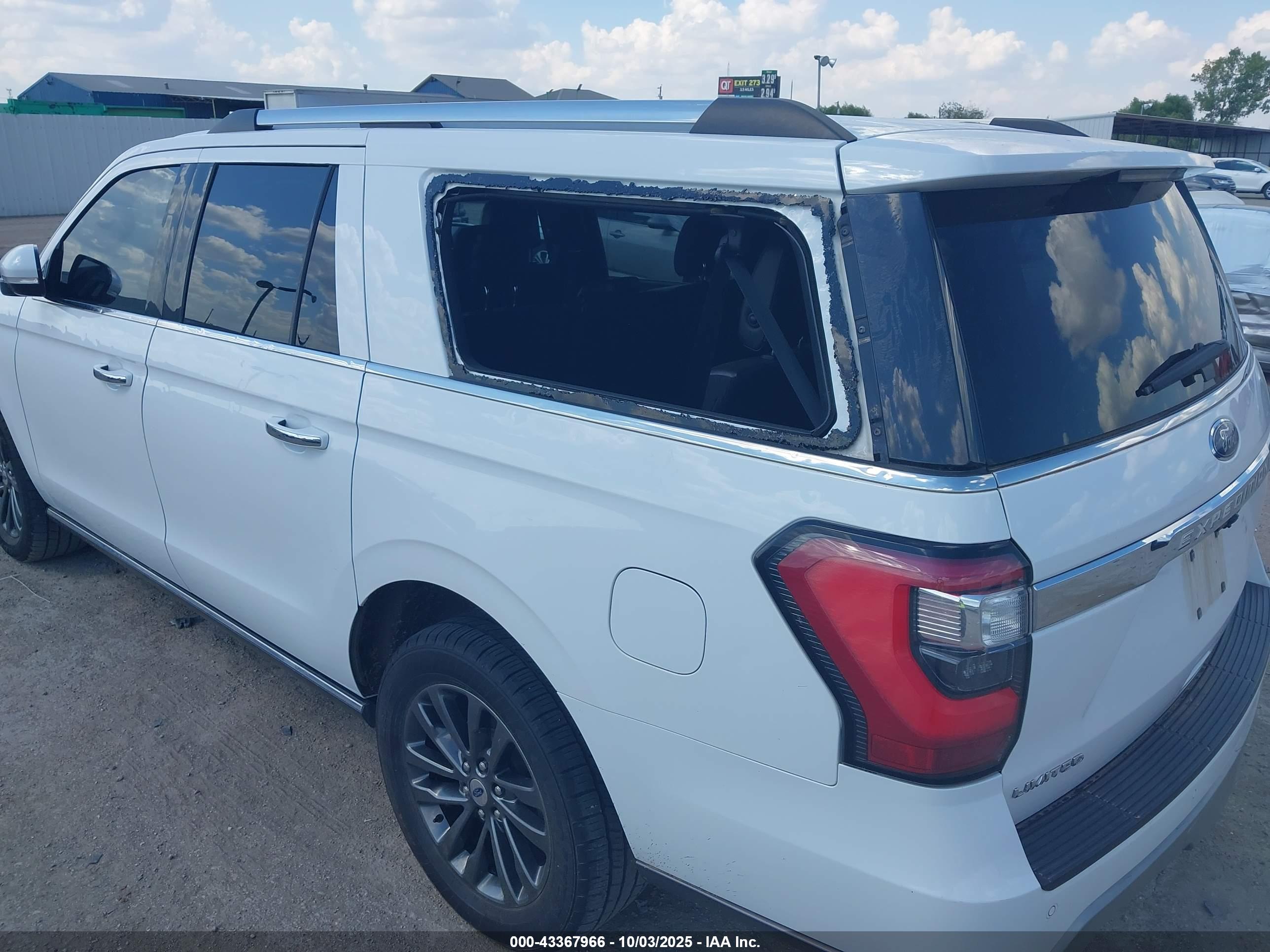 FORD EXPEDITION image 6