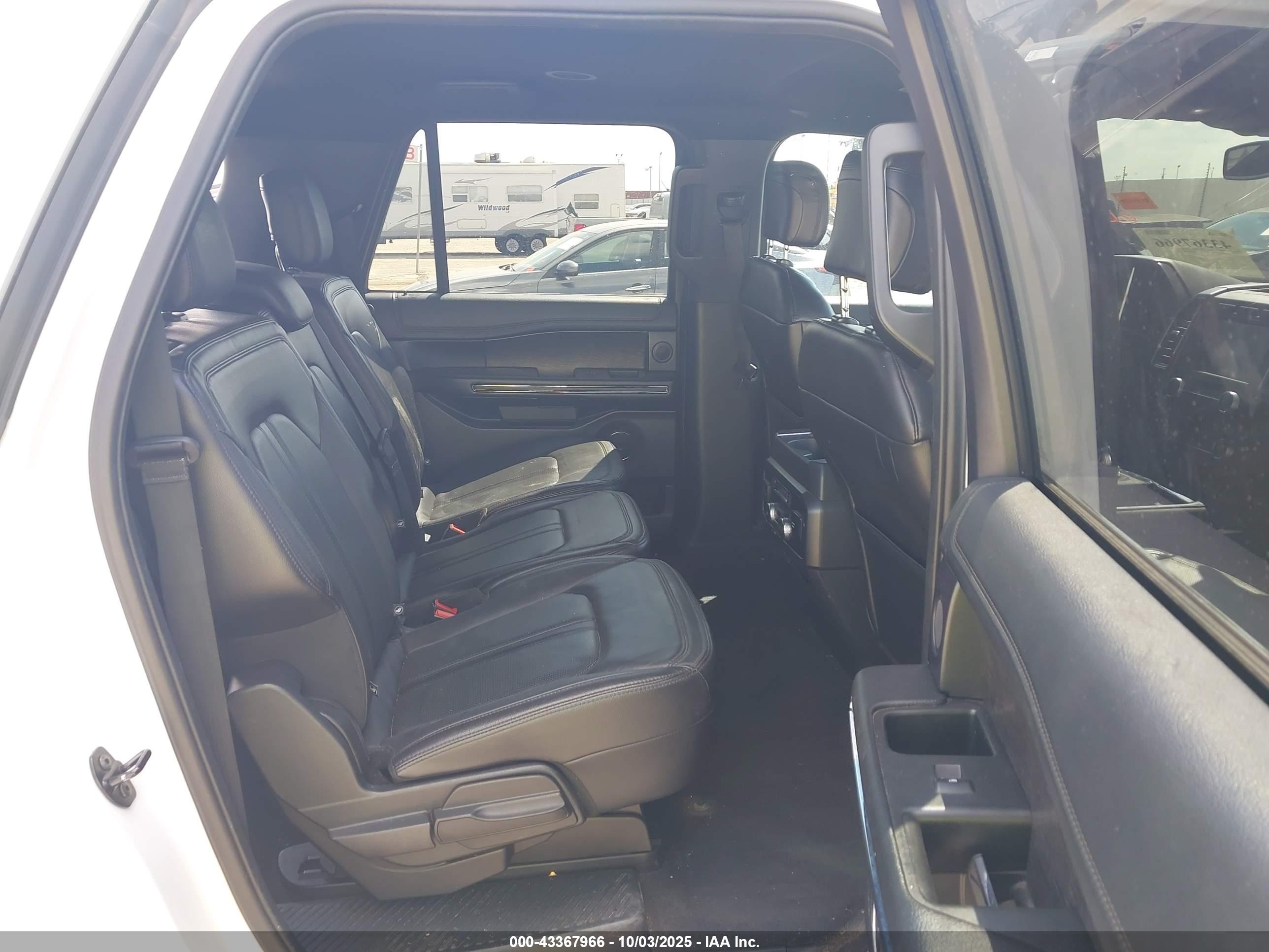 FORD EXPEDITION image 8