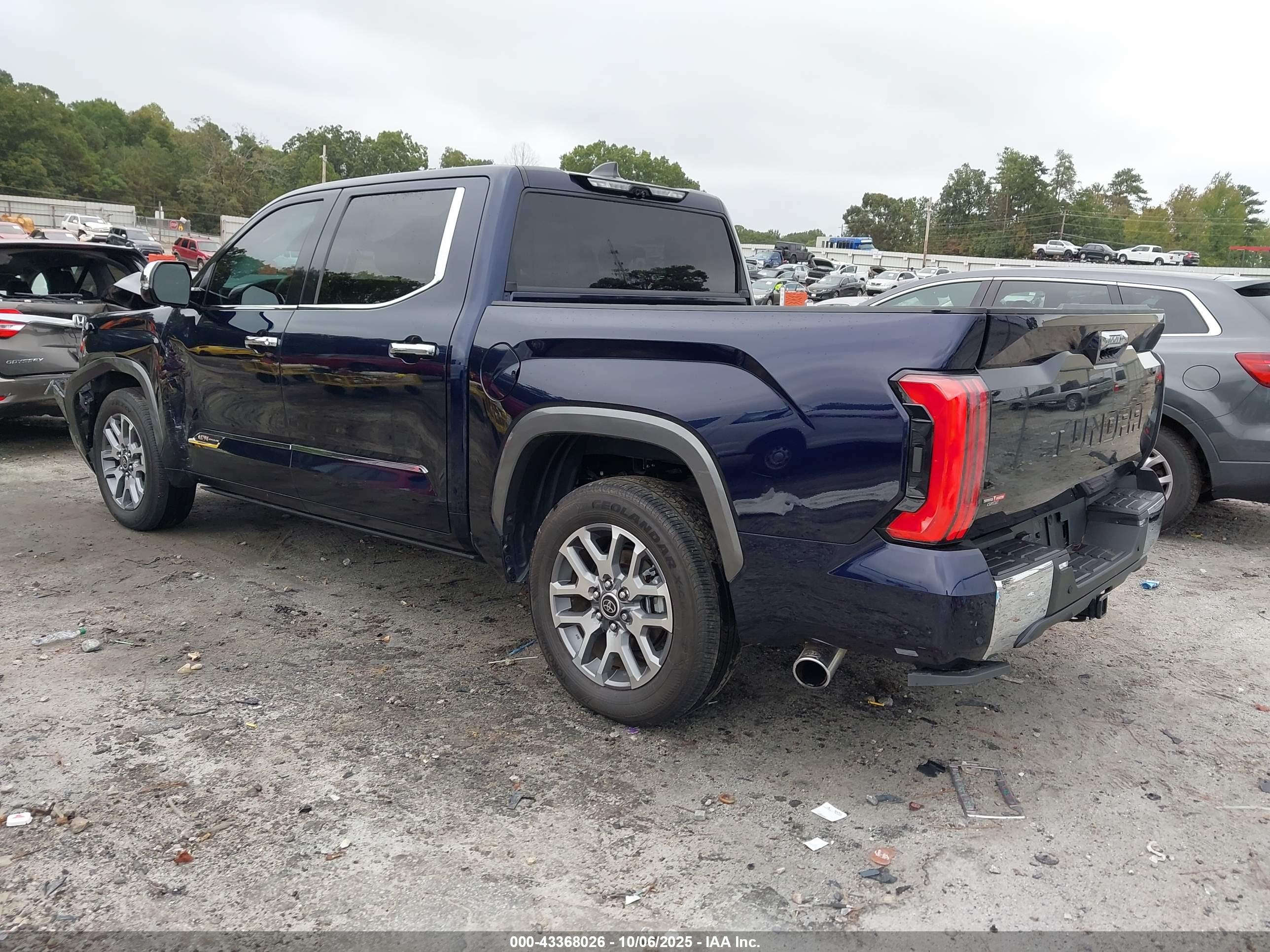 TOYOTA TUNDRA image 3
