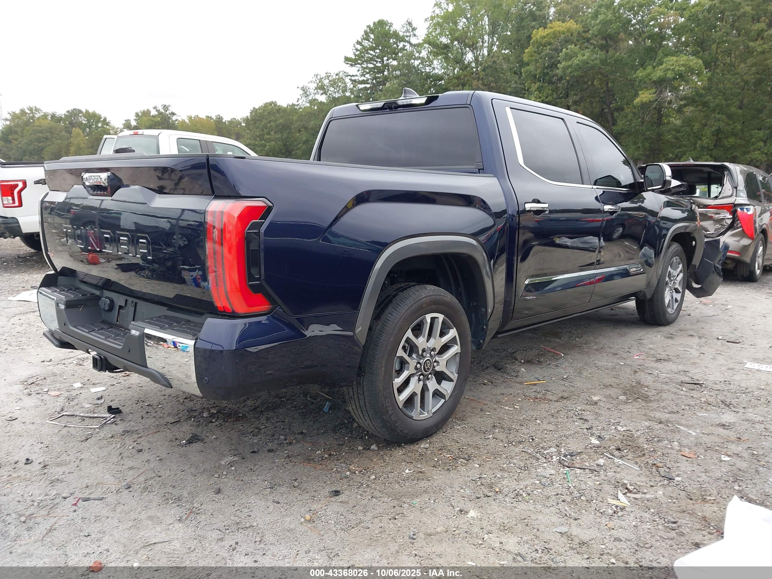TOYOTA TUNDRA image 4