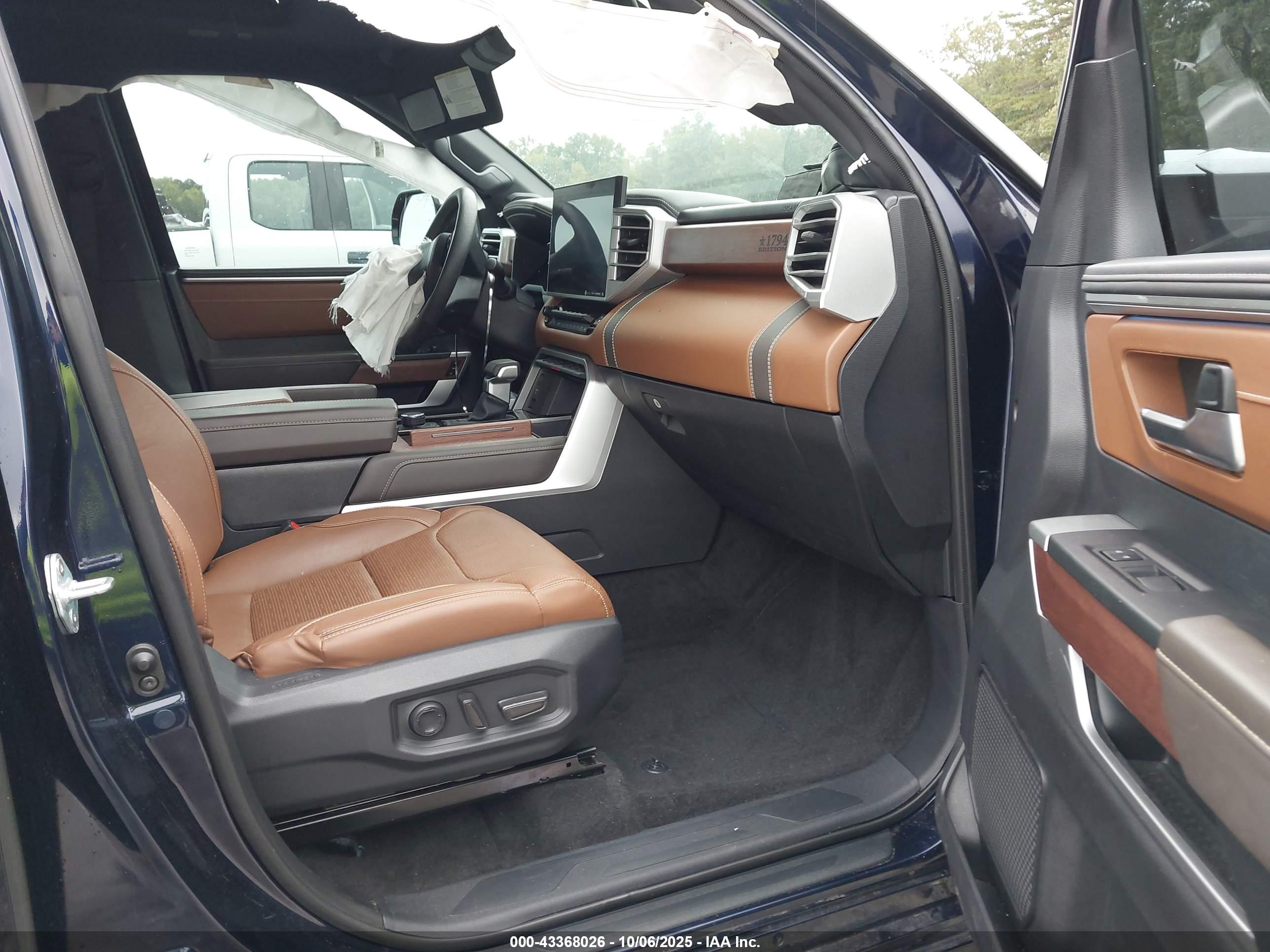 TOYOTA TUNDRA image 5