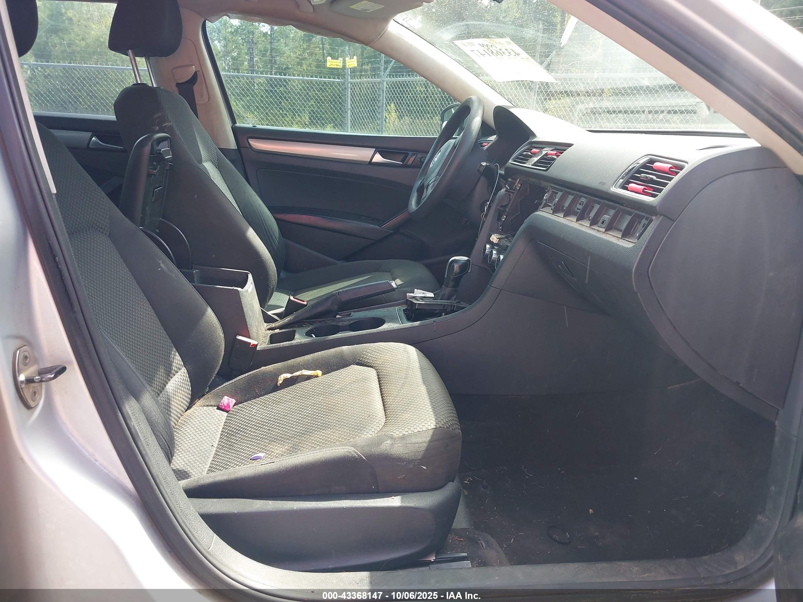 VOLKSWAGEN PASSAT image 5