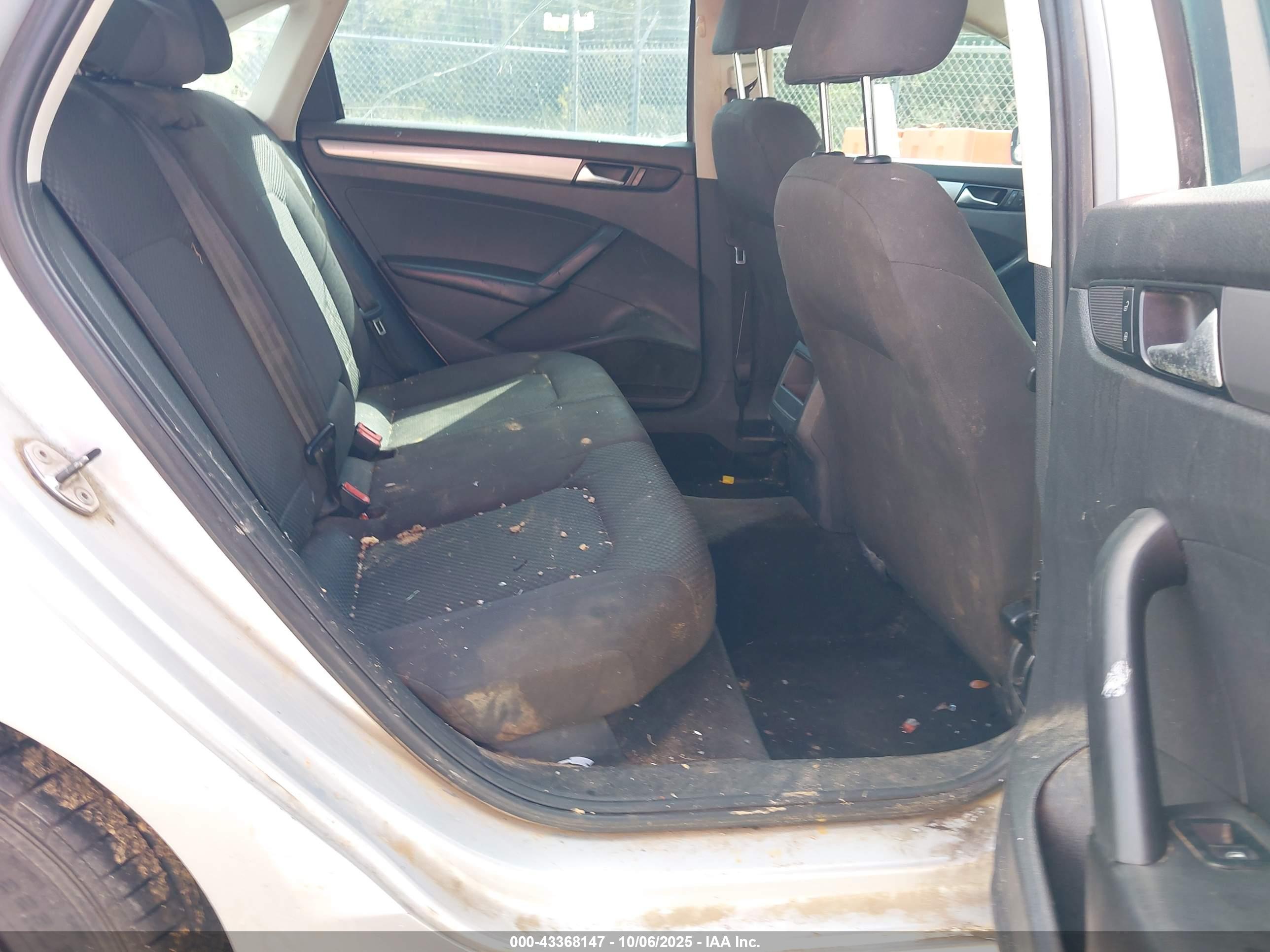 VOLKSWAGEN PASSAT image 8