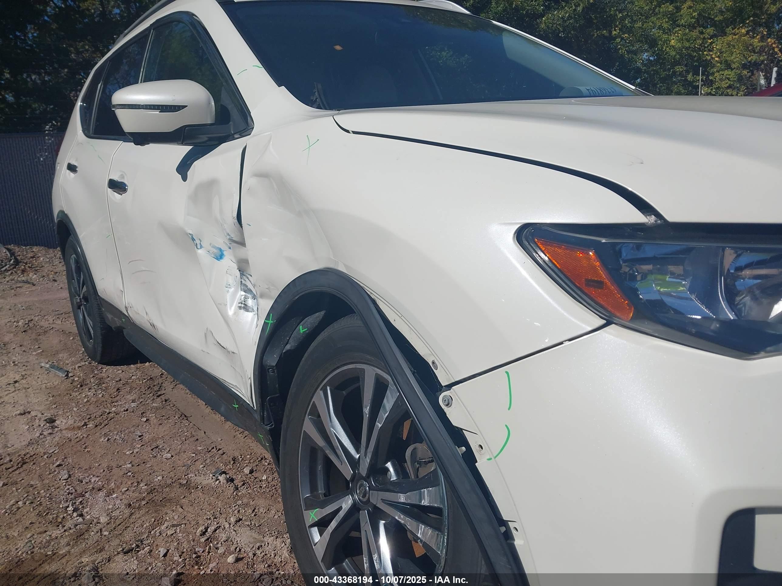 NISSAN ROGUE image 6