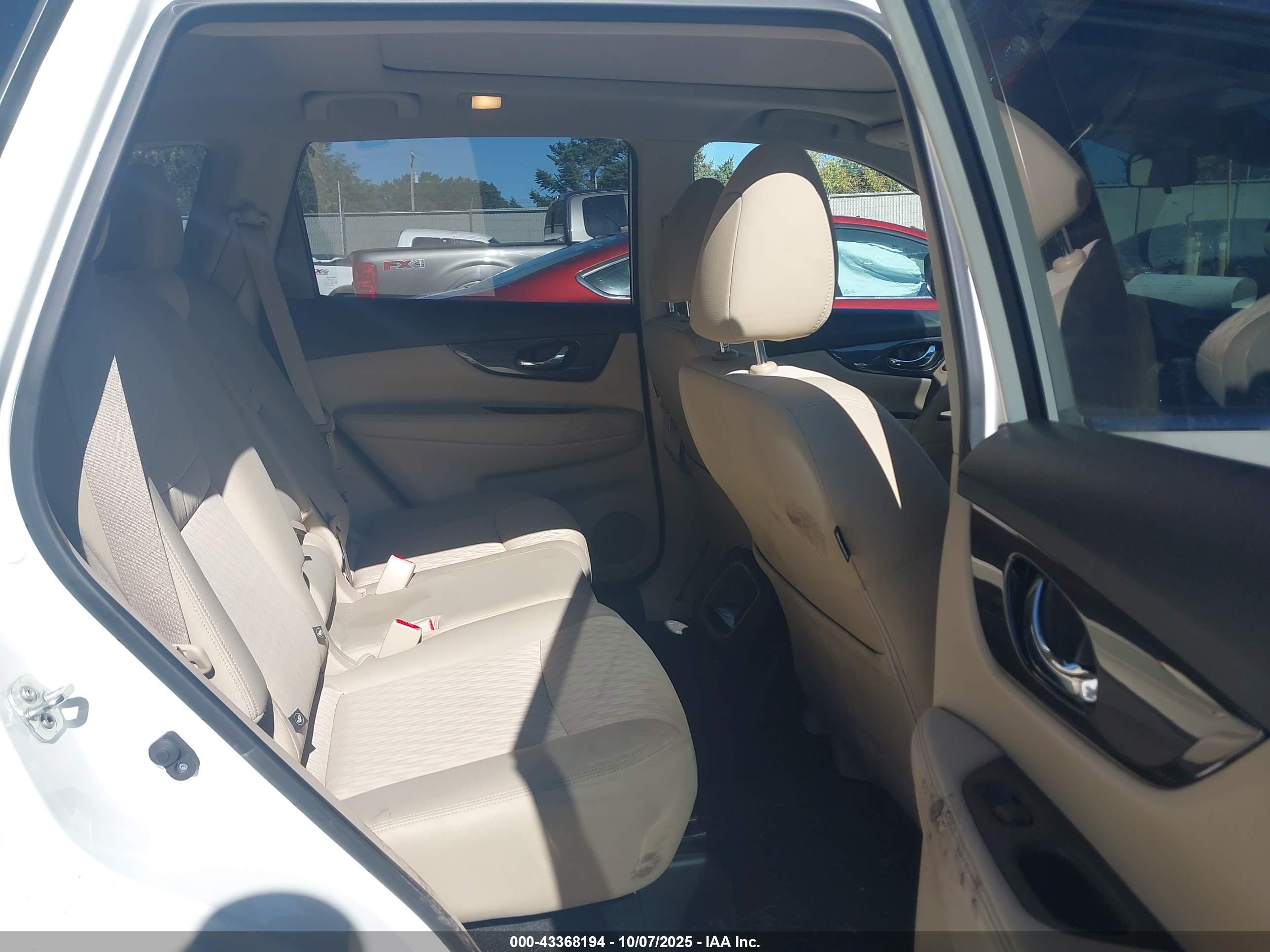 NISSAN ROGUE image 8