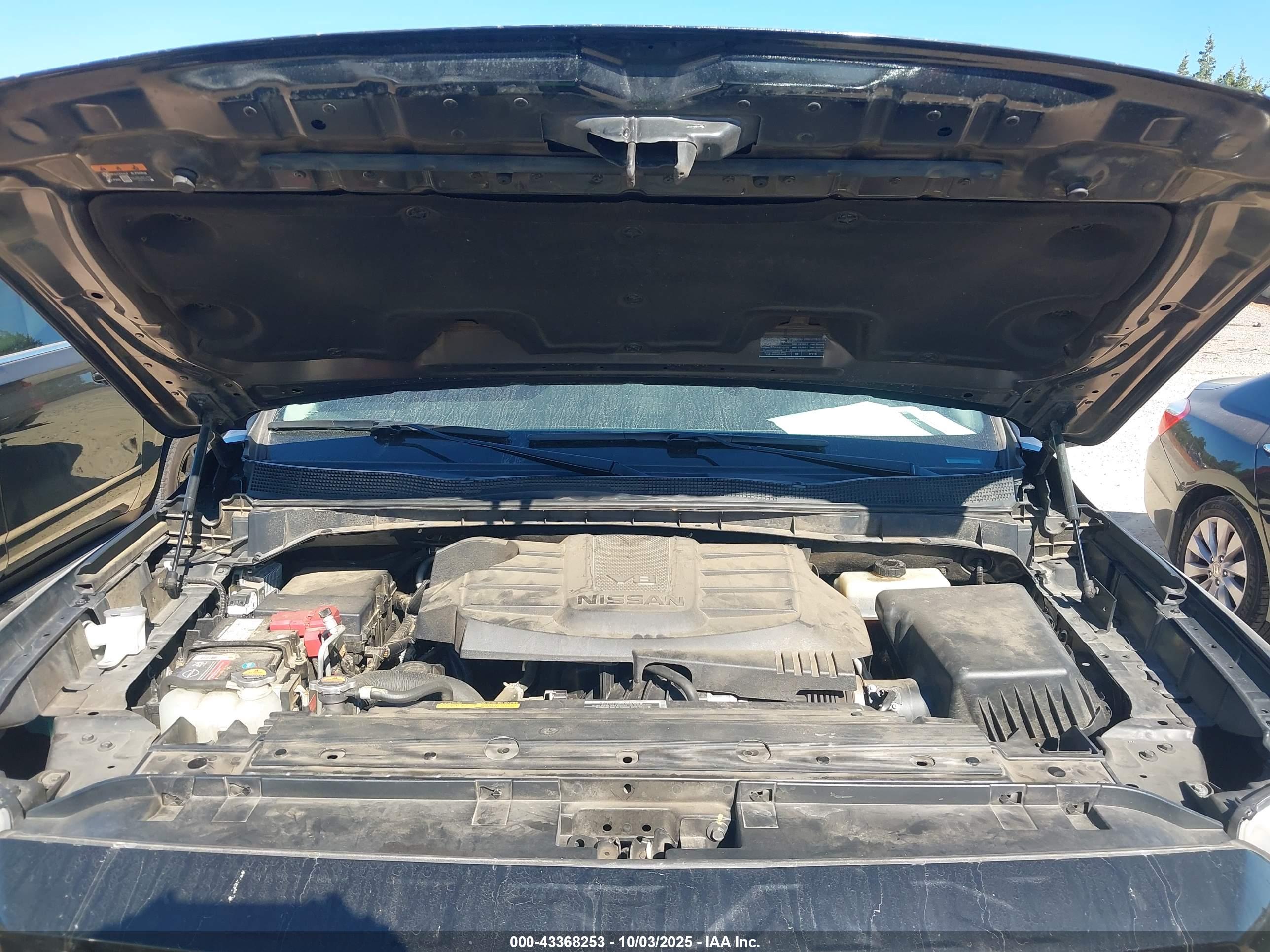 NISSAN TITAN image 10