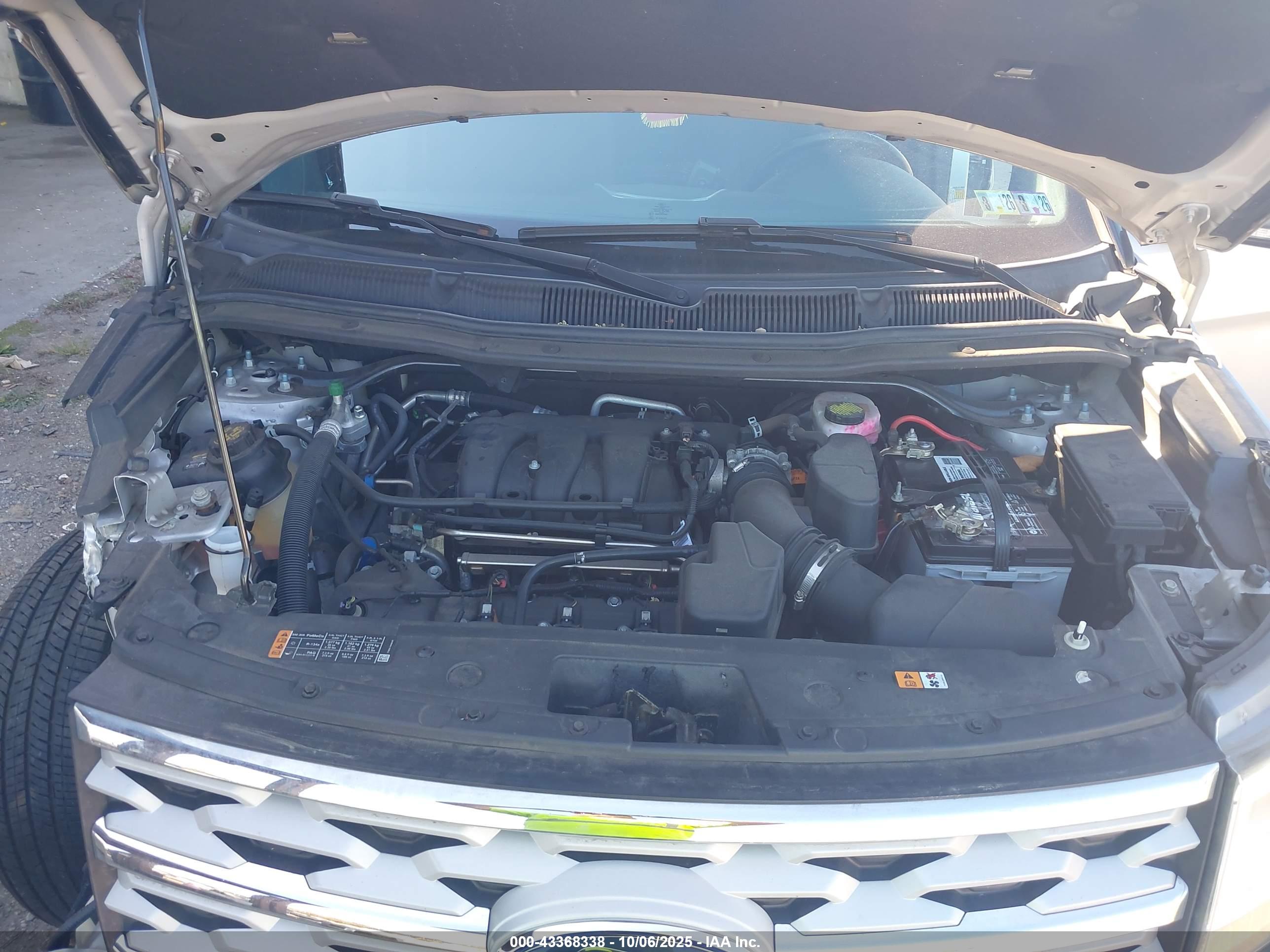 FORD EXPLORER image 10