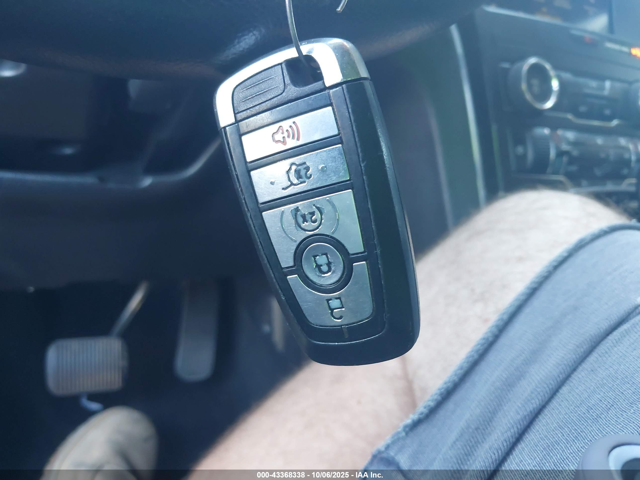 FORD EXPLORER image 11