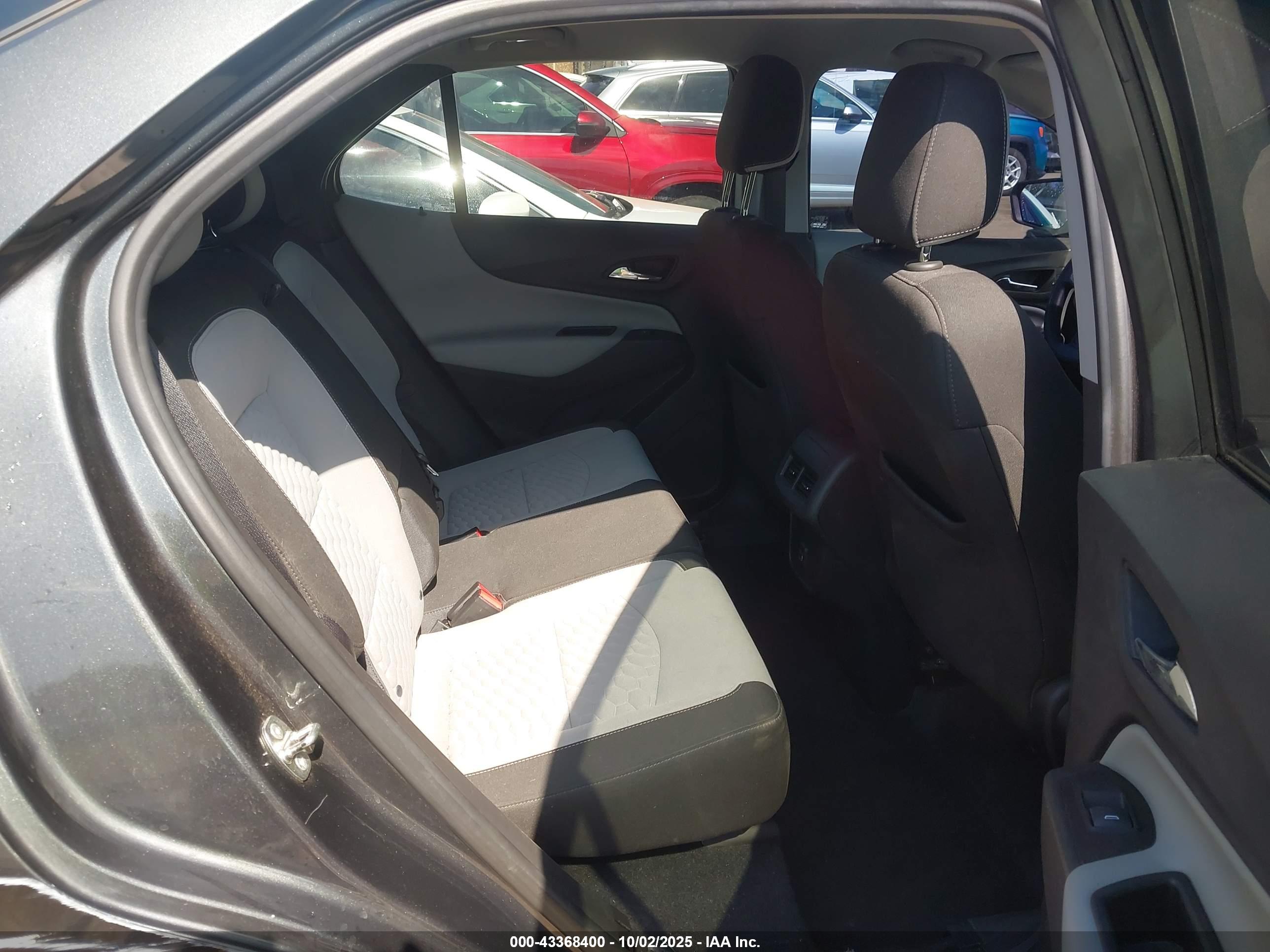 CHEVROLET EQUINOX image 8