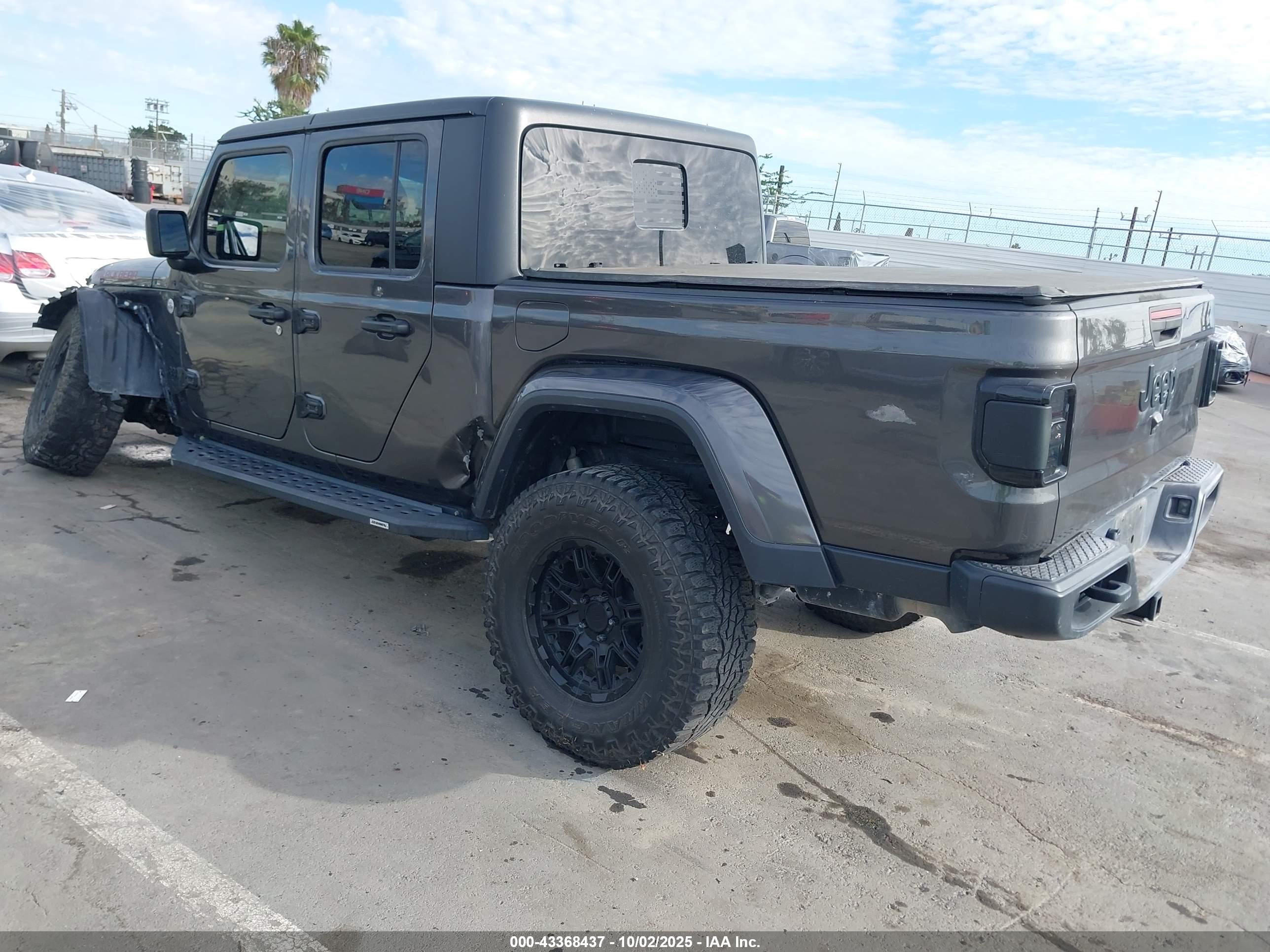 JEEP GLADIATOR image 3