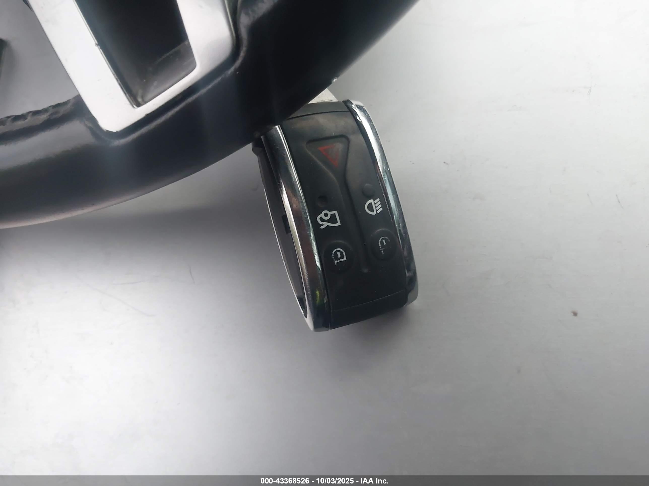 JAGUAR XF image 11