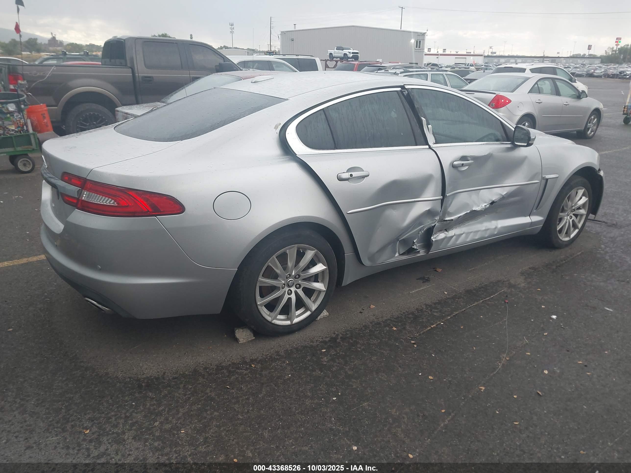 JAGUAR XF image 4