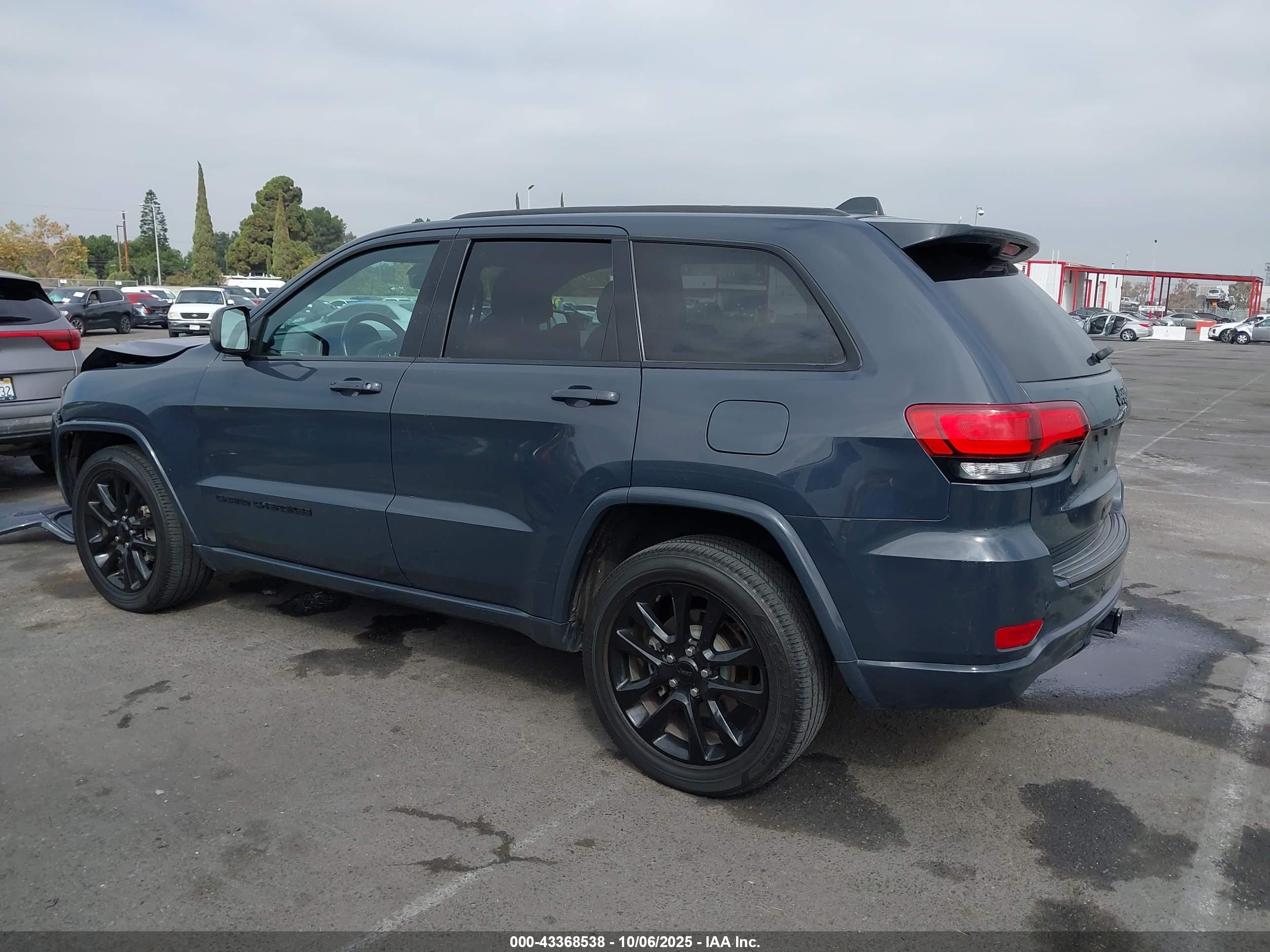 JEEP GRAND image 3