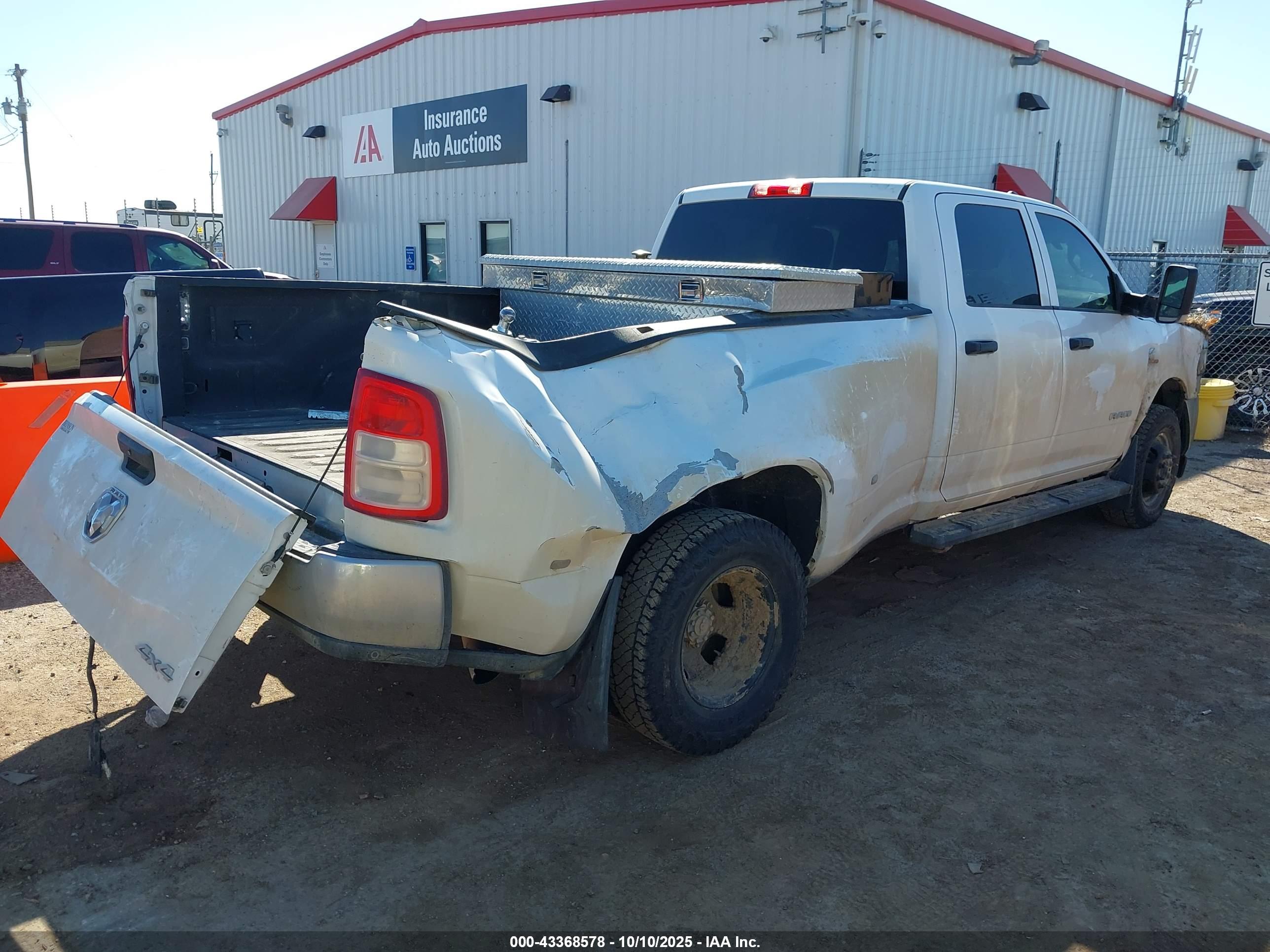 RAM 3500 image 4