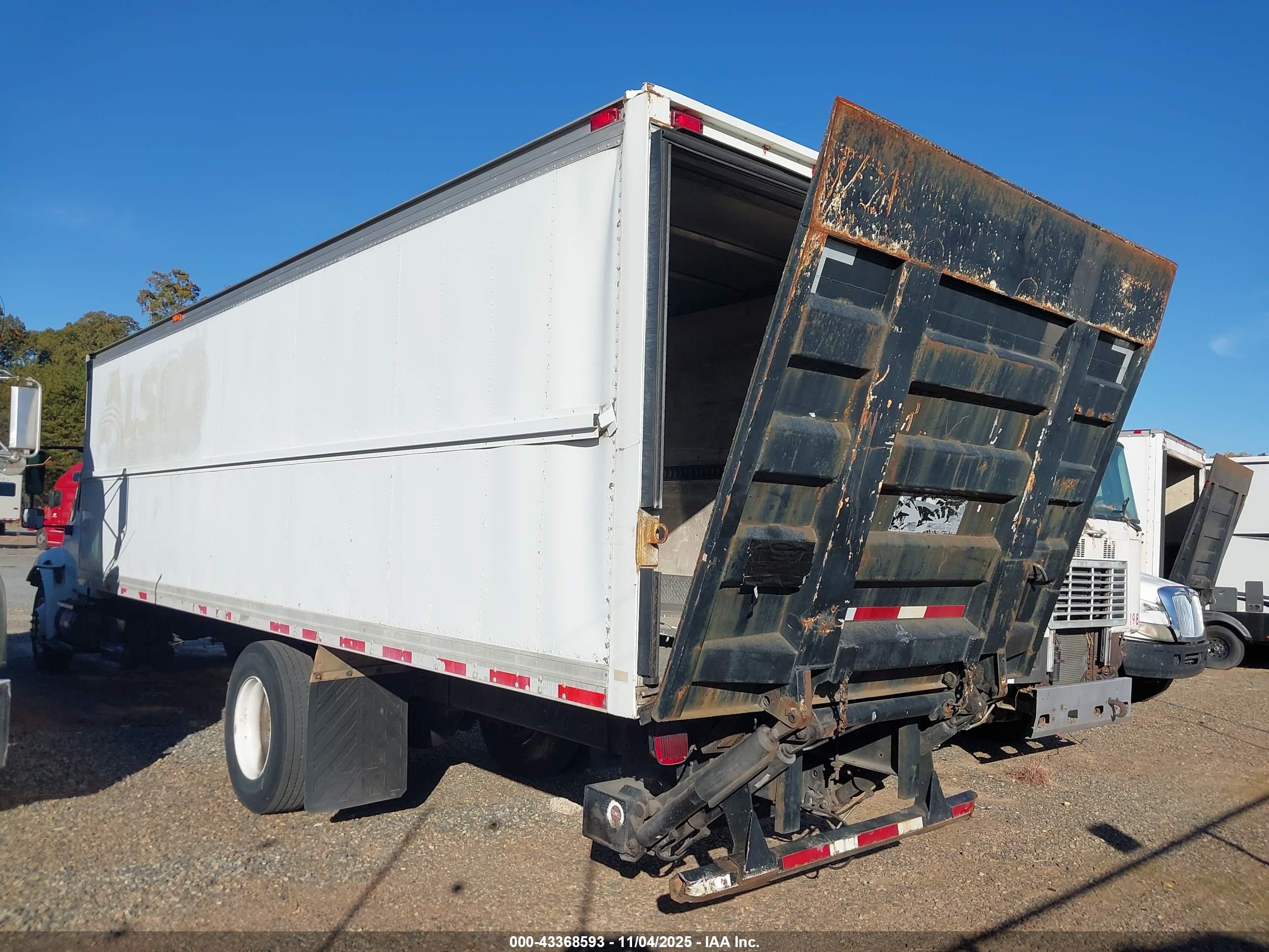 INTERNATIONAL 4000 image 3