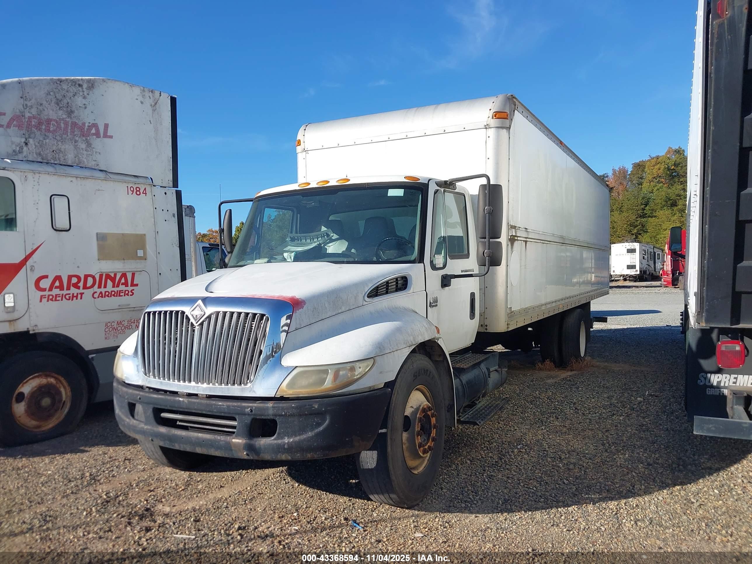 INTERNATIONAL 4000 image 2