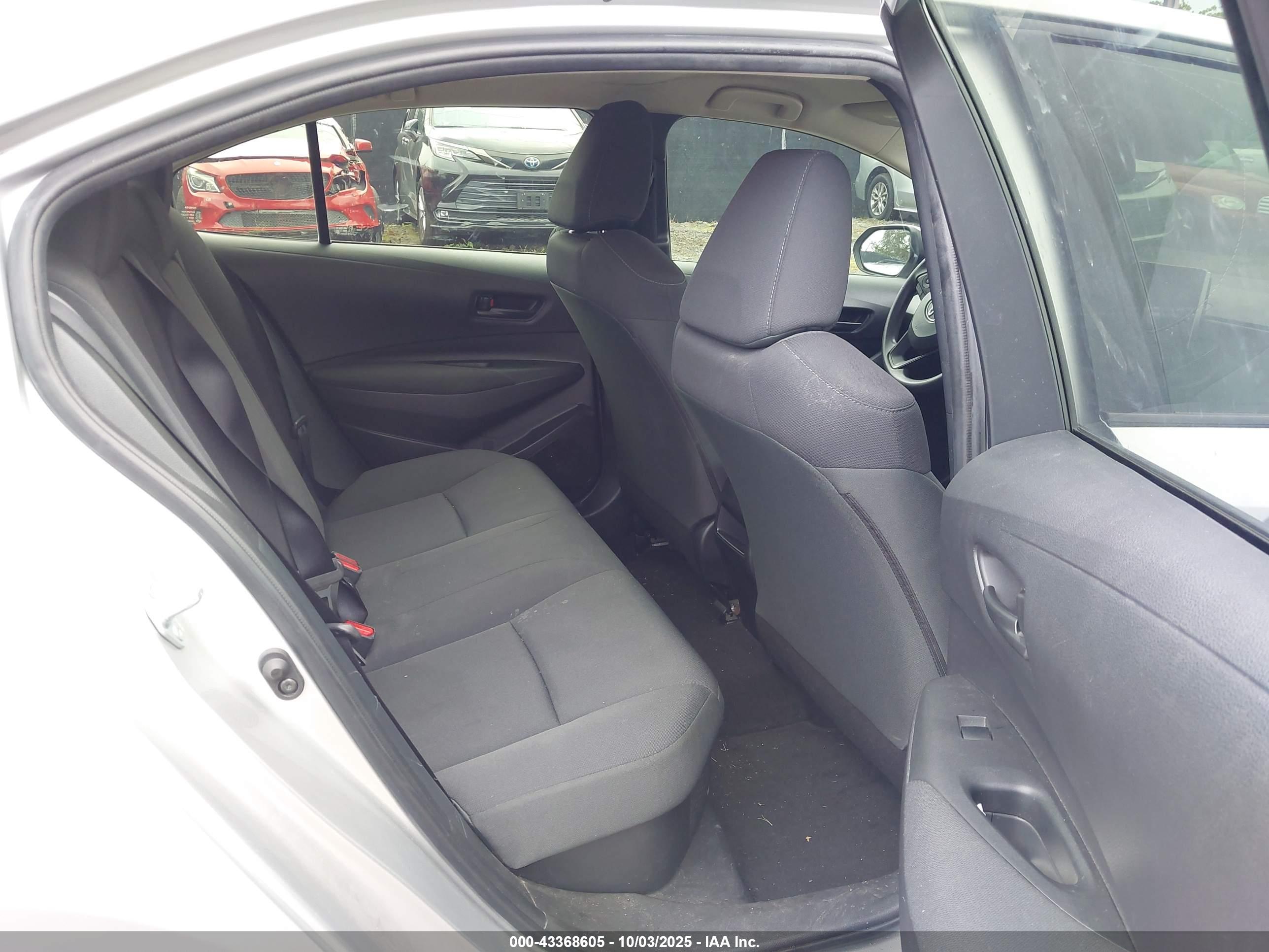 TOYOTA COROLLA image 8