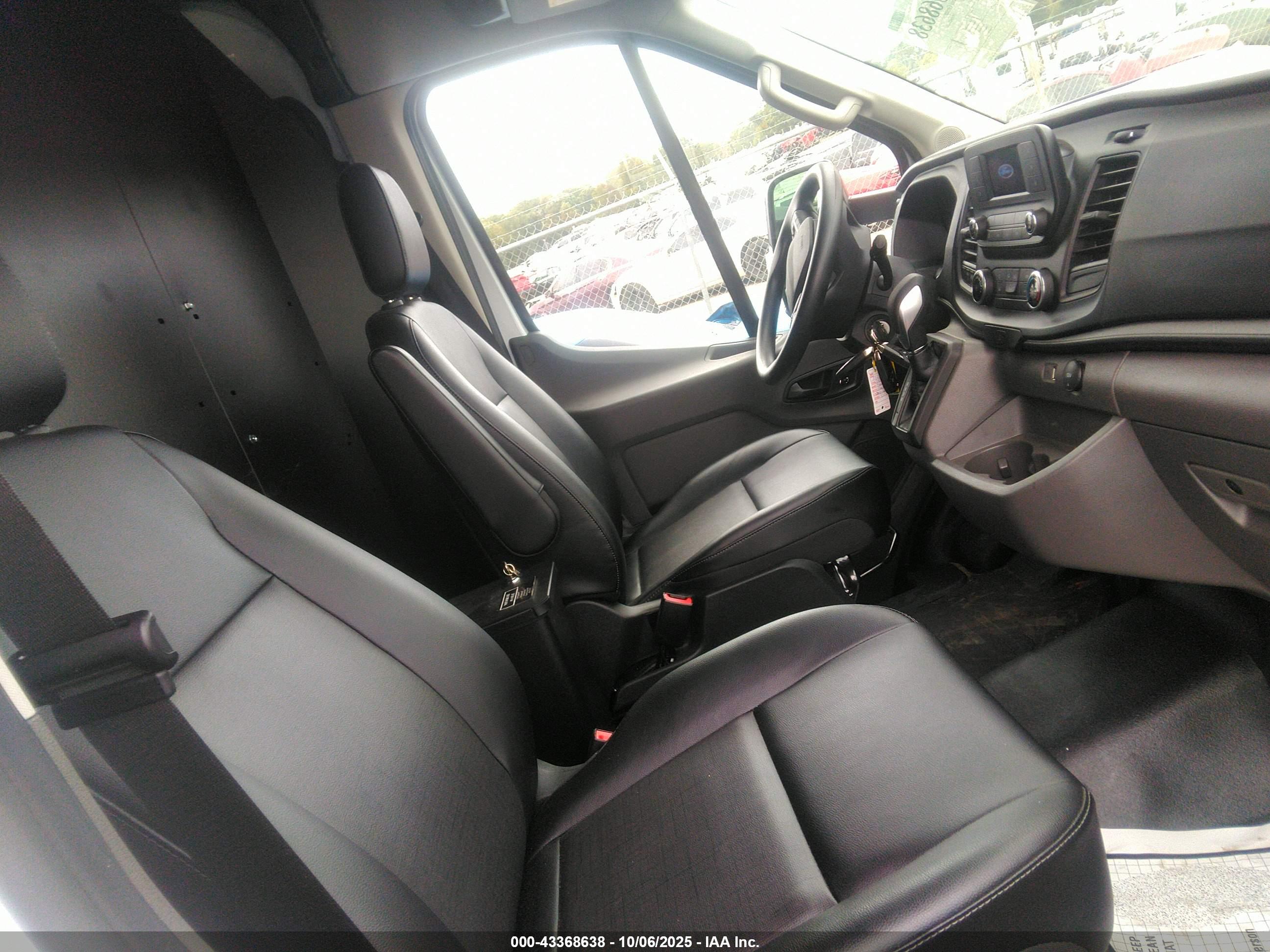 FORD TRANSIT-350 image 5
