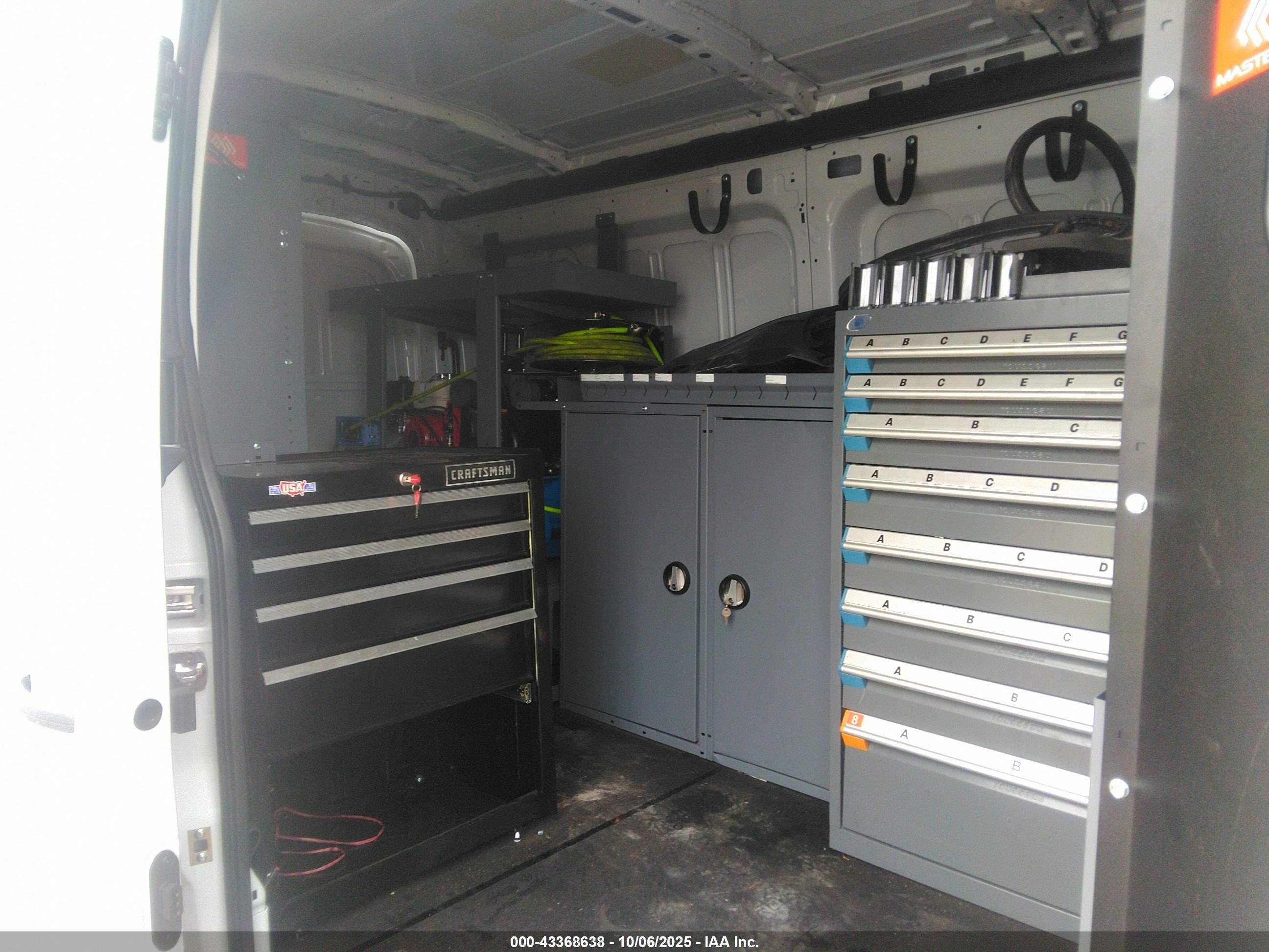 FORD TRANSIT-350 image 8