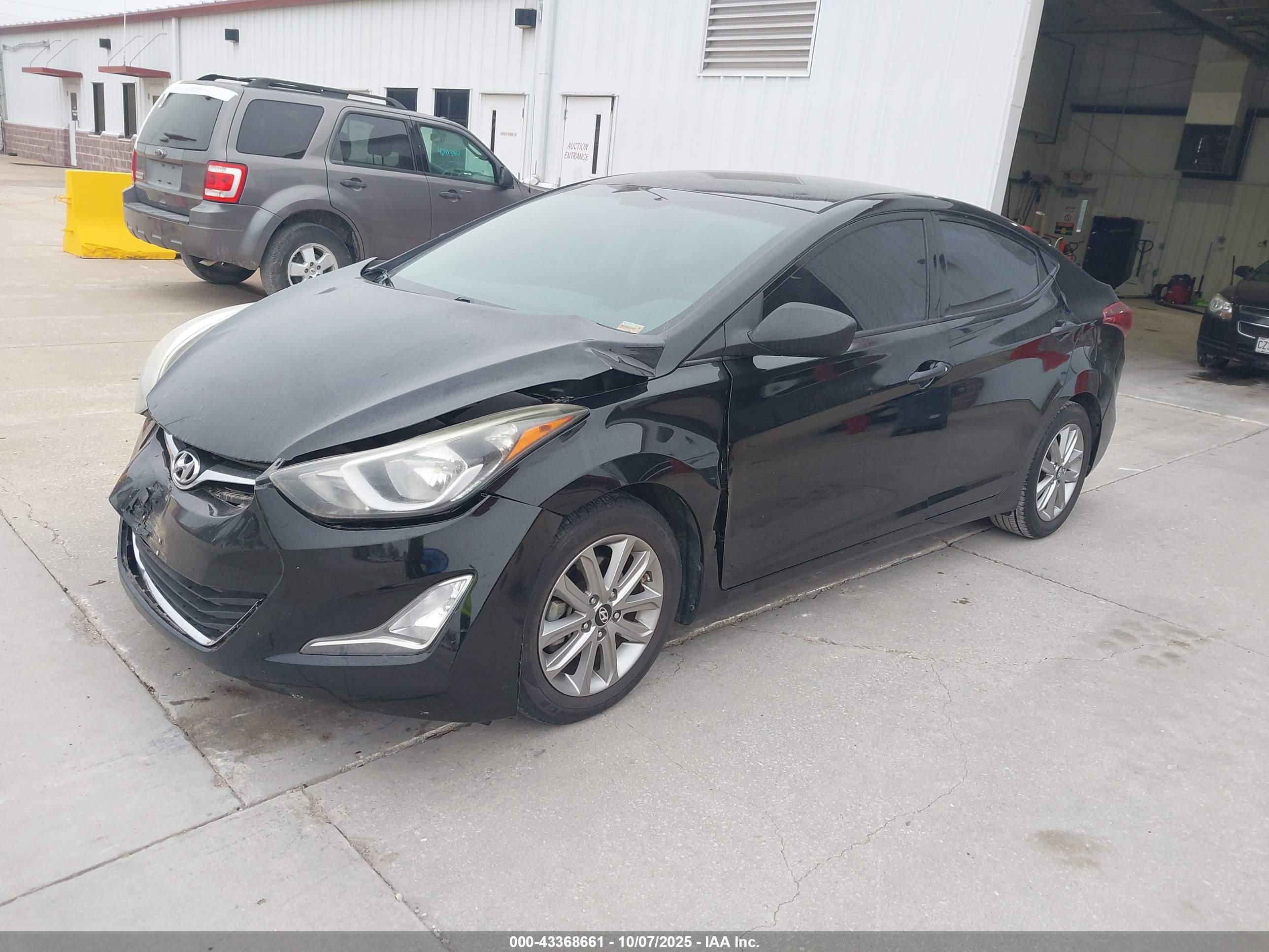 HYUNDAI ELANTRA image 2