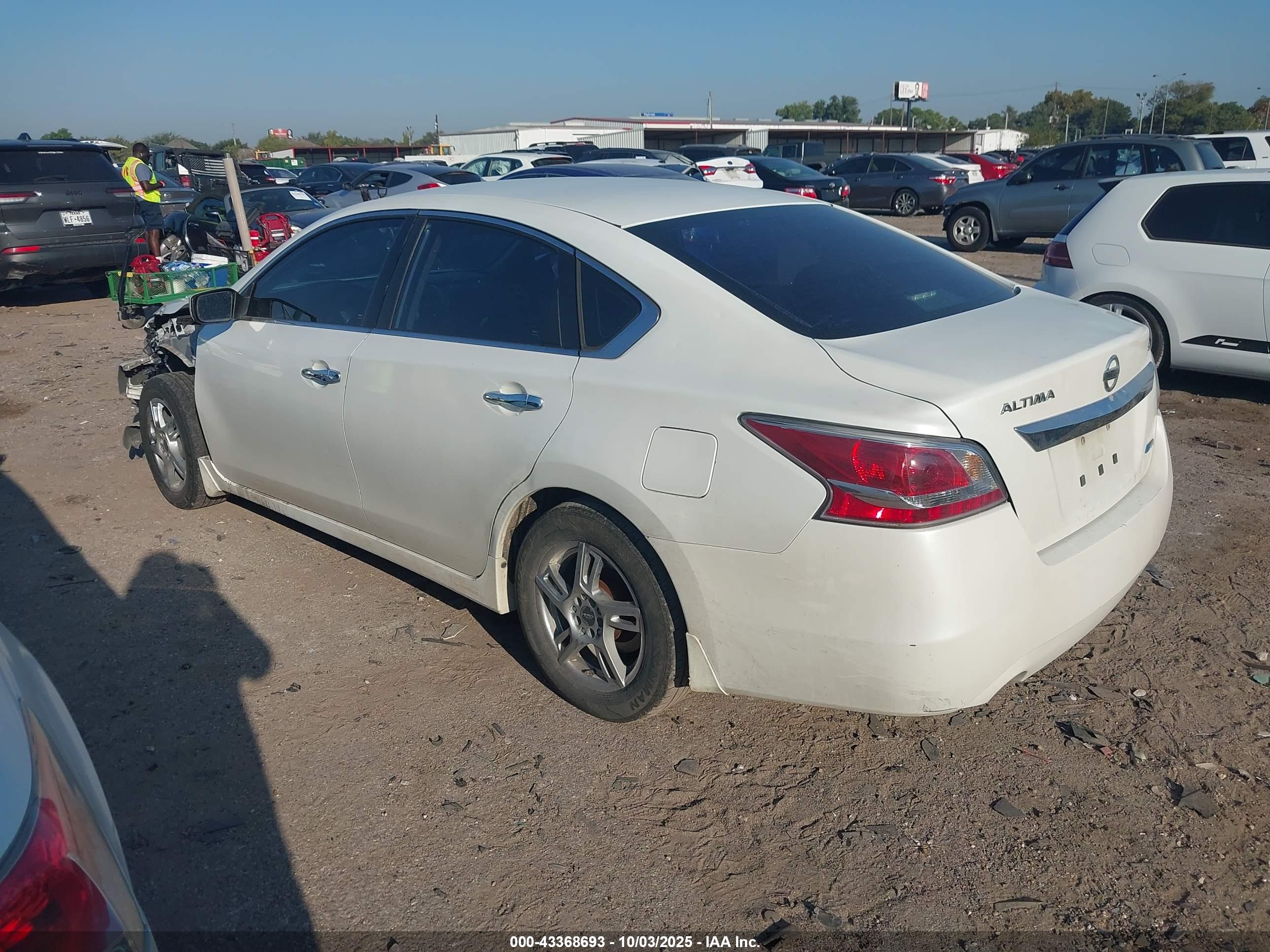 NISSAN ALTIMA image 3