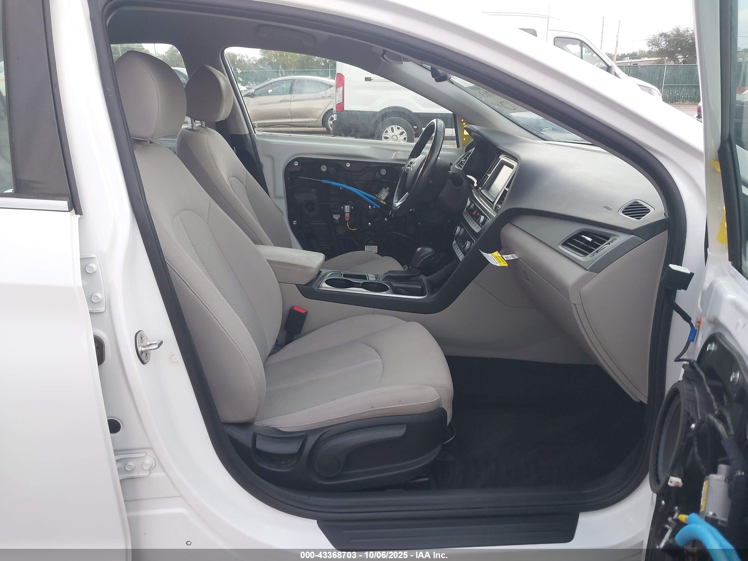 HYUNDAI SONATA image 5