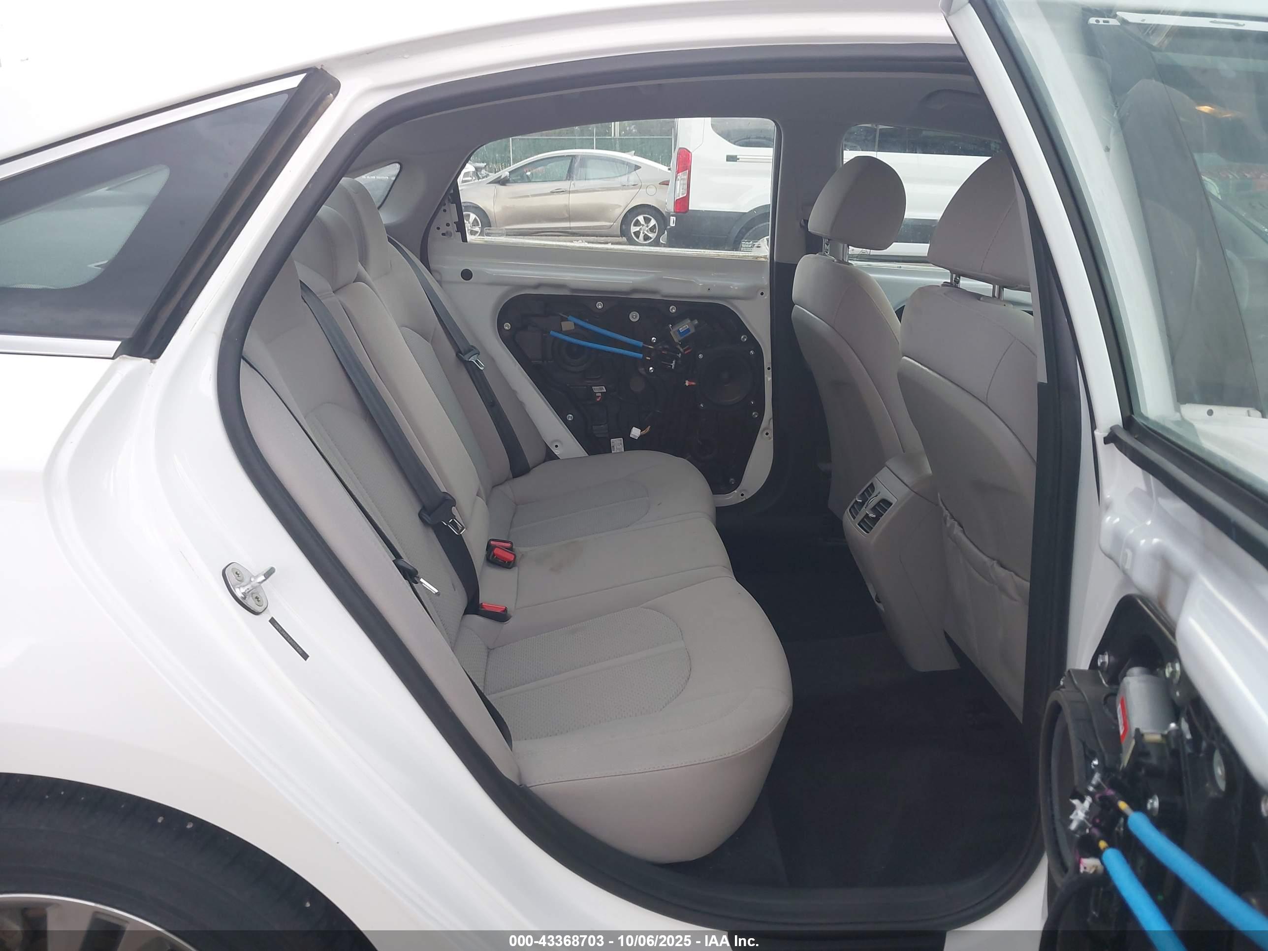 HYUNDAI SONATA image 8