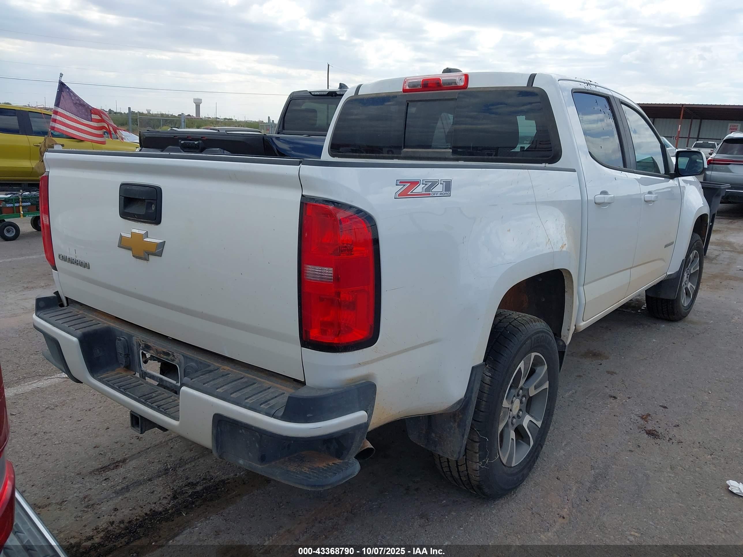CHEVROLET COLORADO image 4