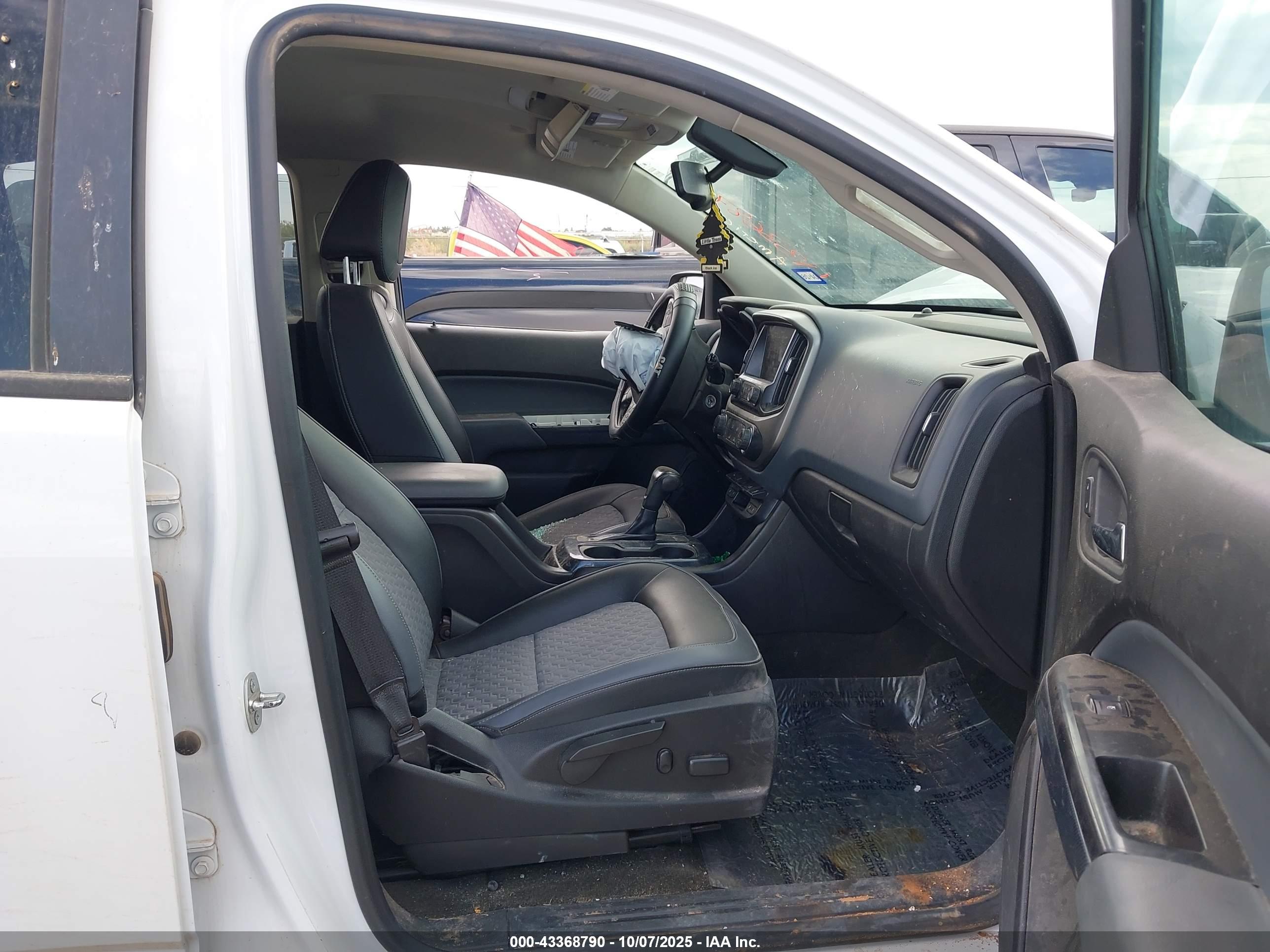 CHEVROLET COLORADO image 5
