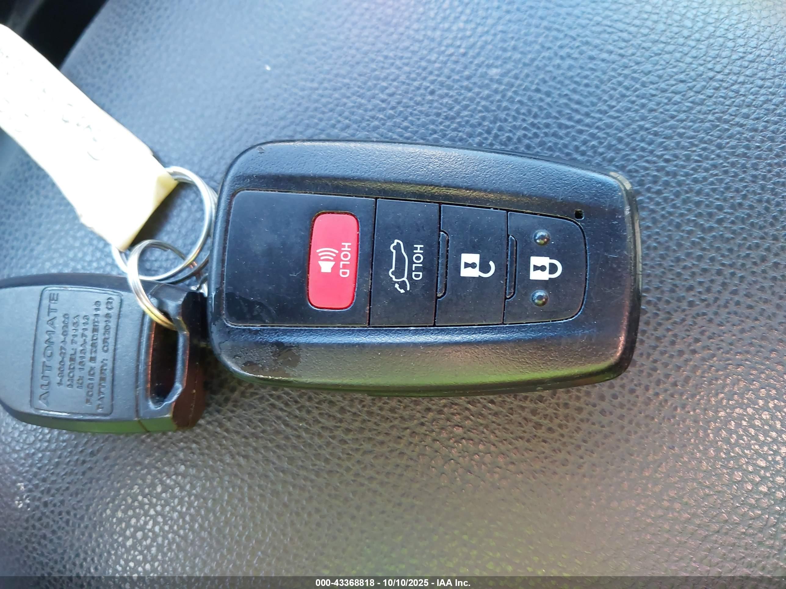 TOYOTA RAV4 image 11