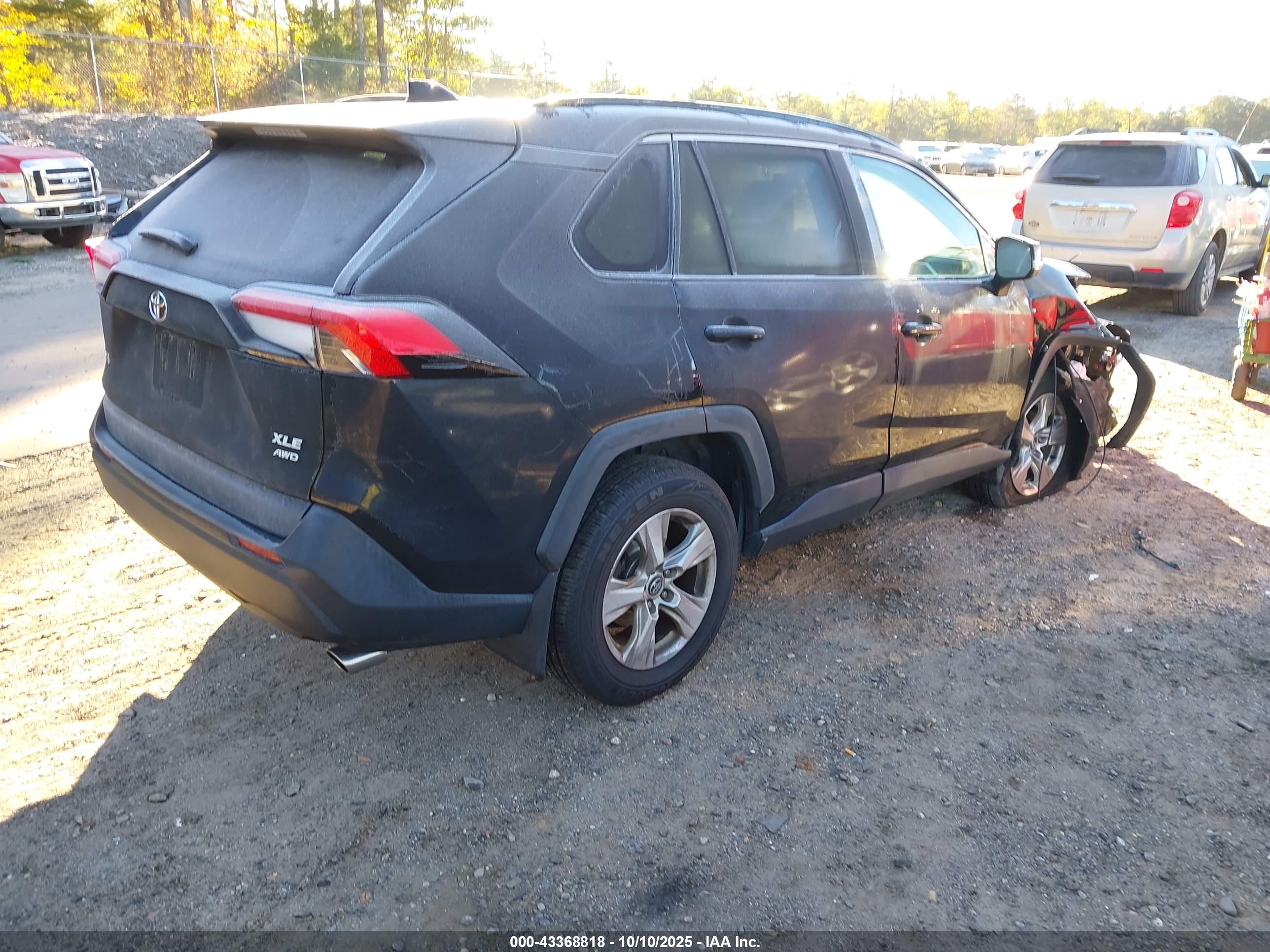 TOYOTA RAV4 image 4