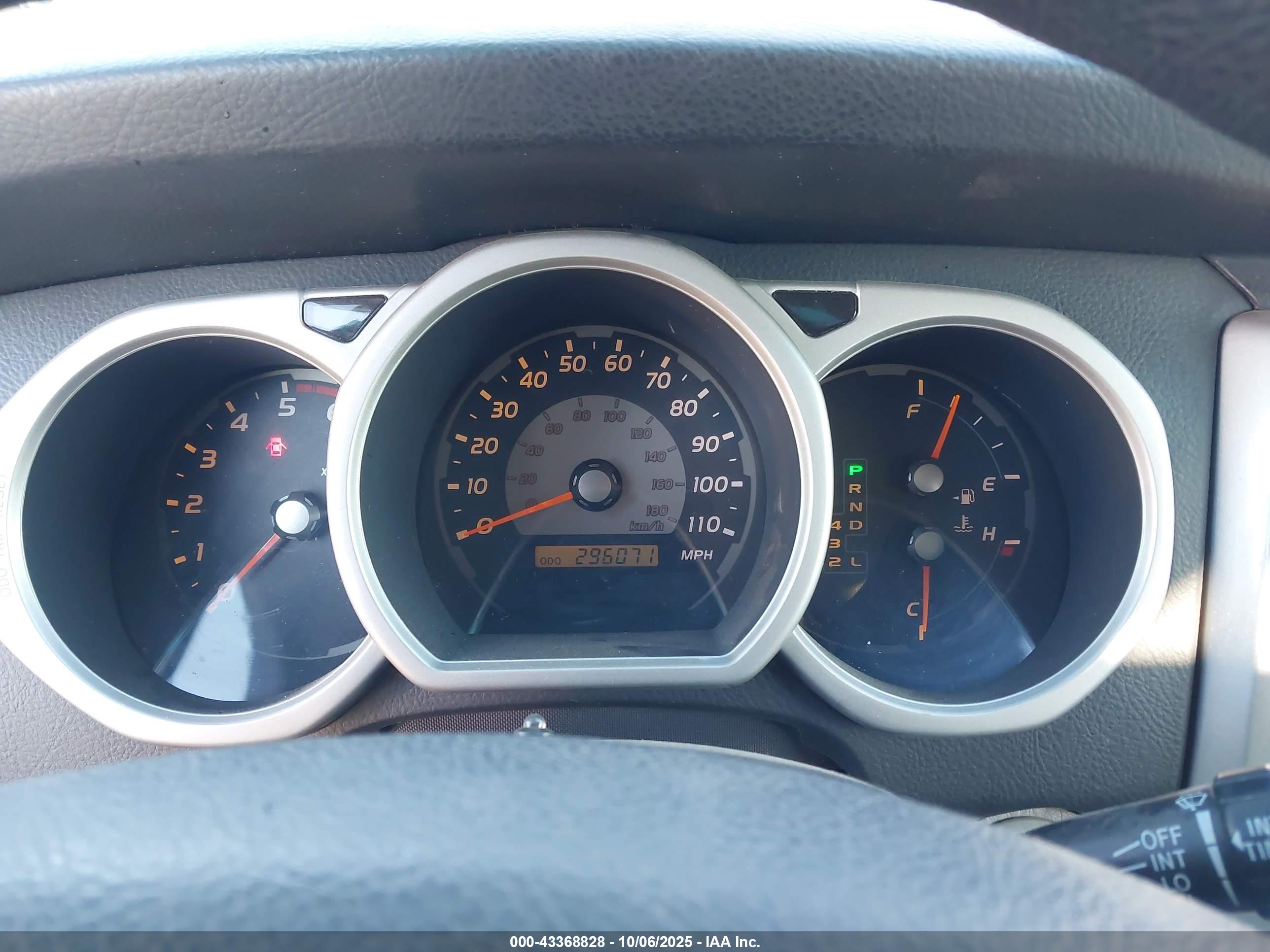 TOYOTA 4RUNNER image 7