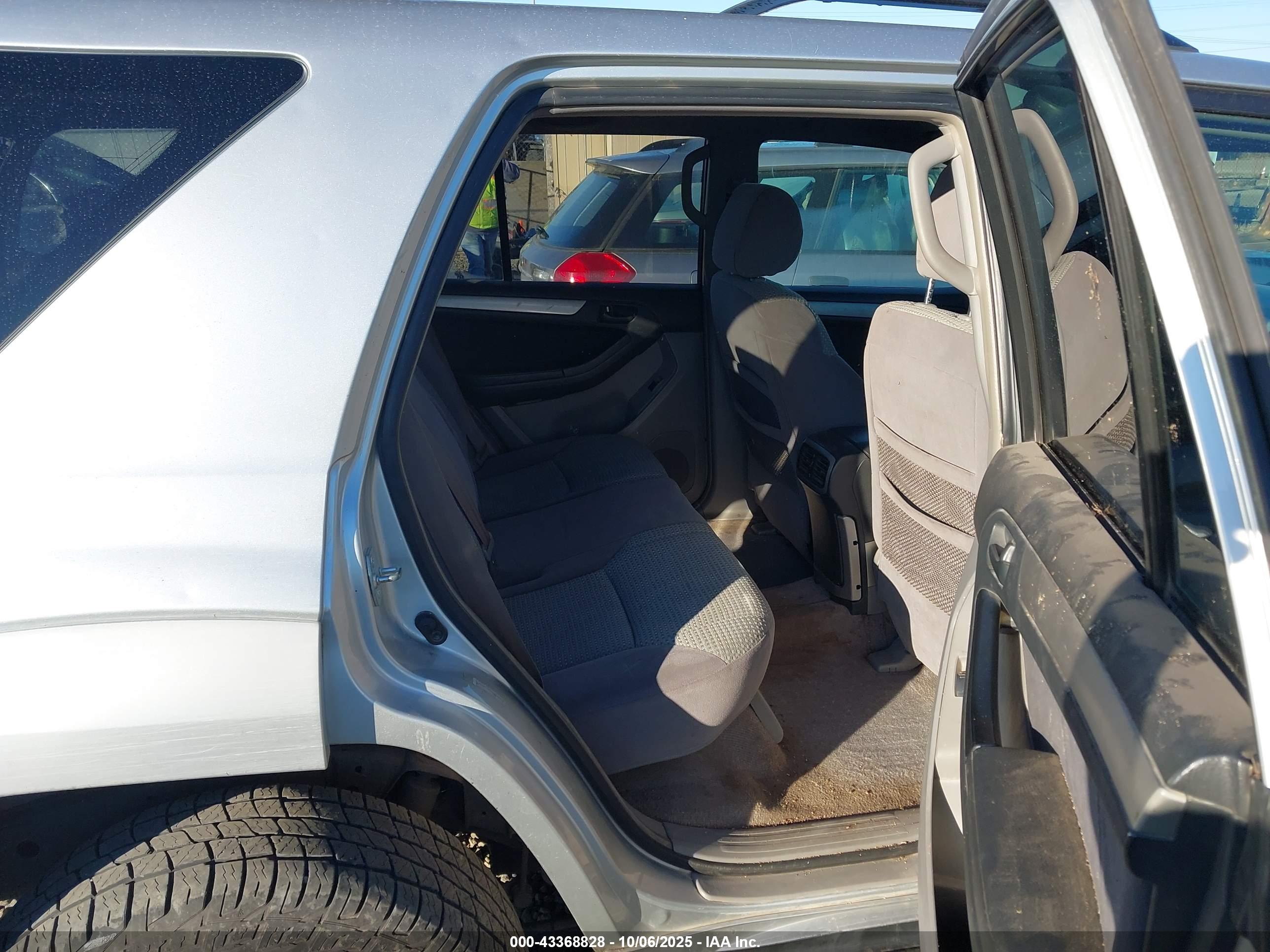 TOYOTA 4RUNNER image 8