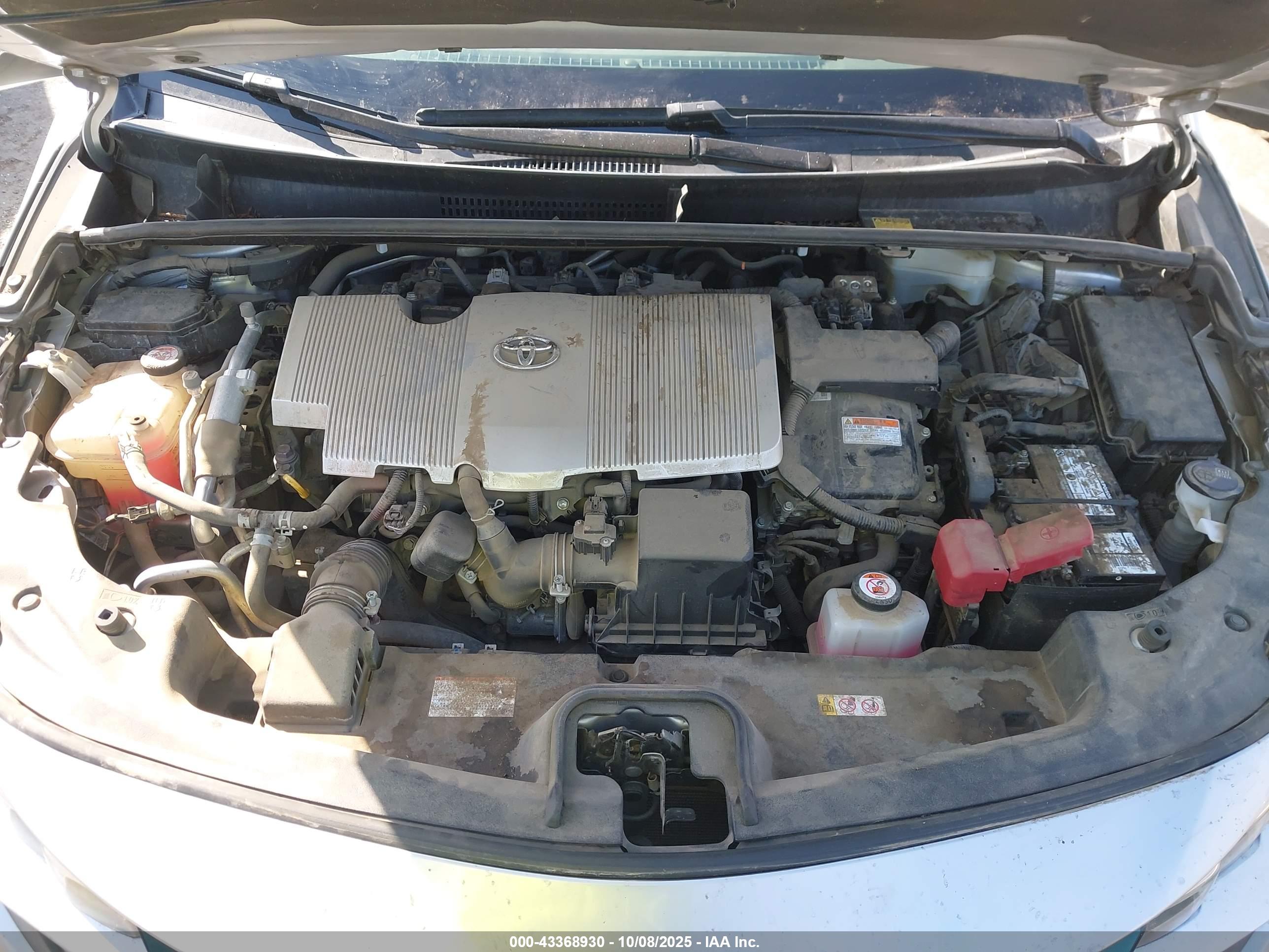 TOYOTA PRIUS image 10